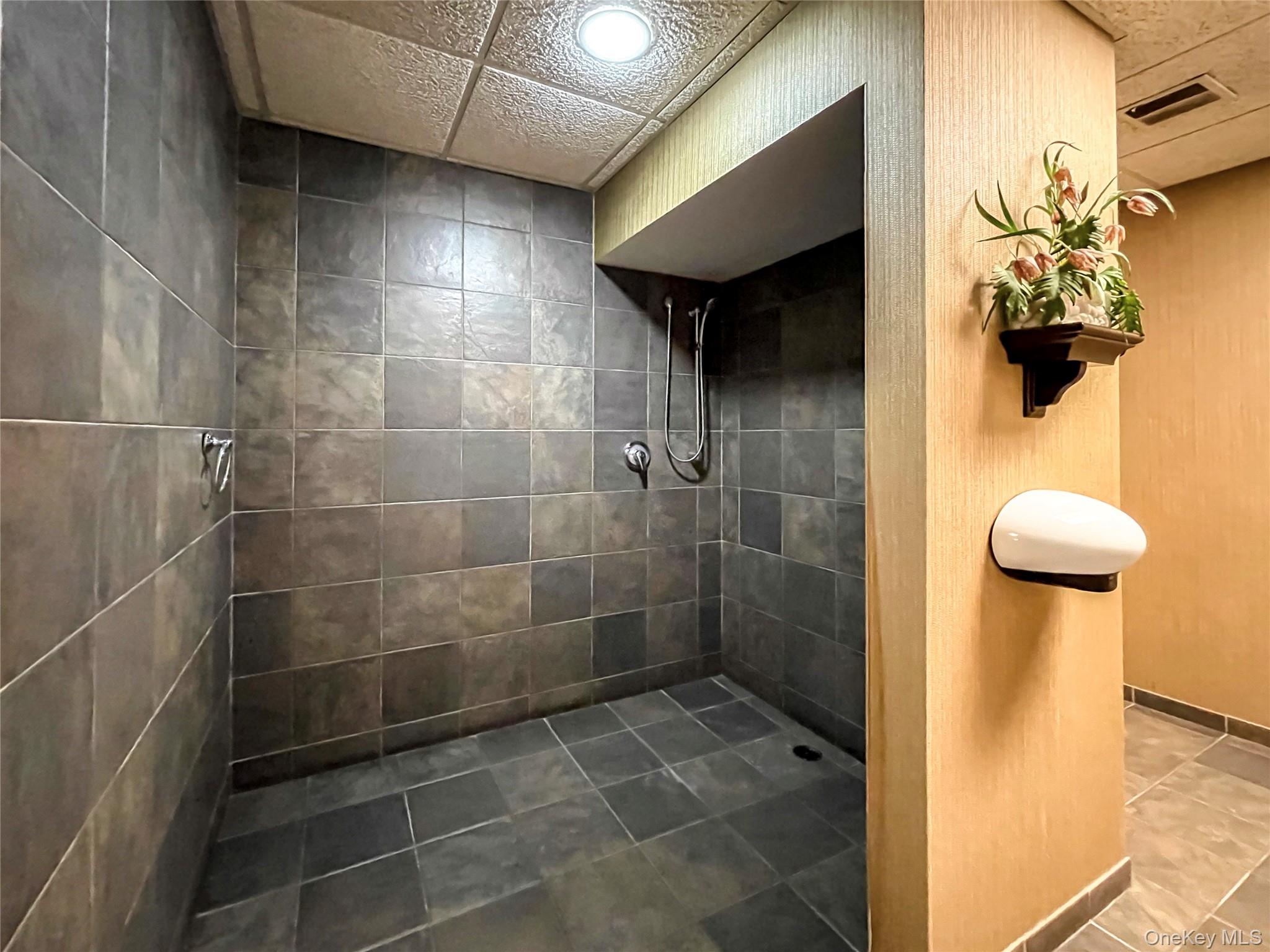 136 Beach 117th Street # 3N, Rockaway Park, NY 11694