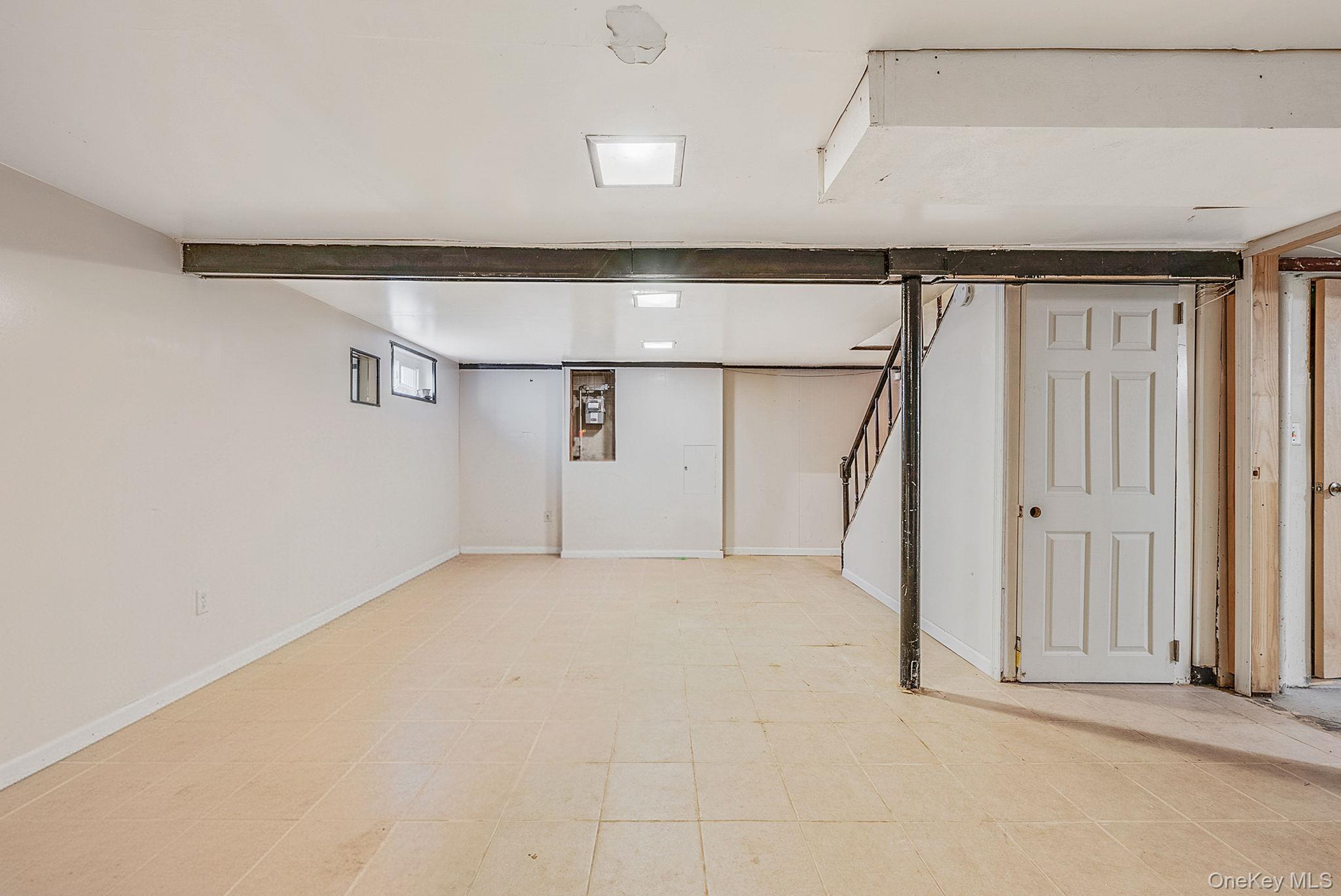 18 Jasper Street S, Valley Stream, NY 11580