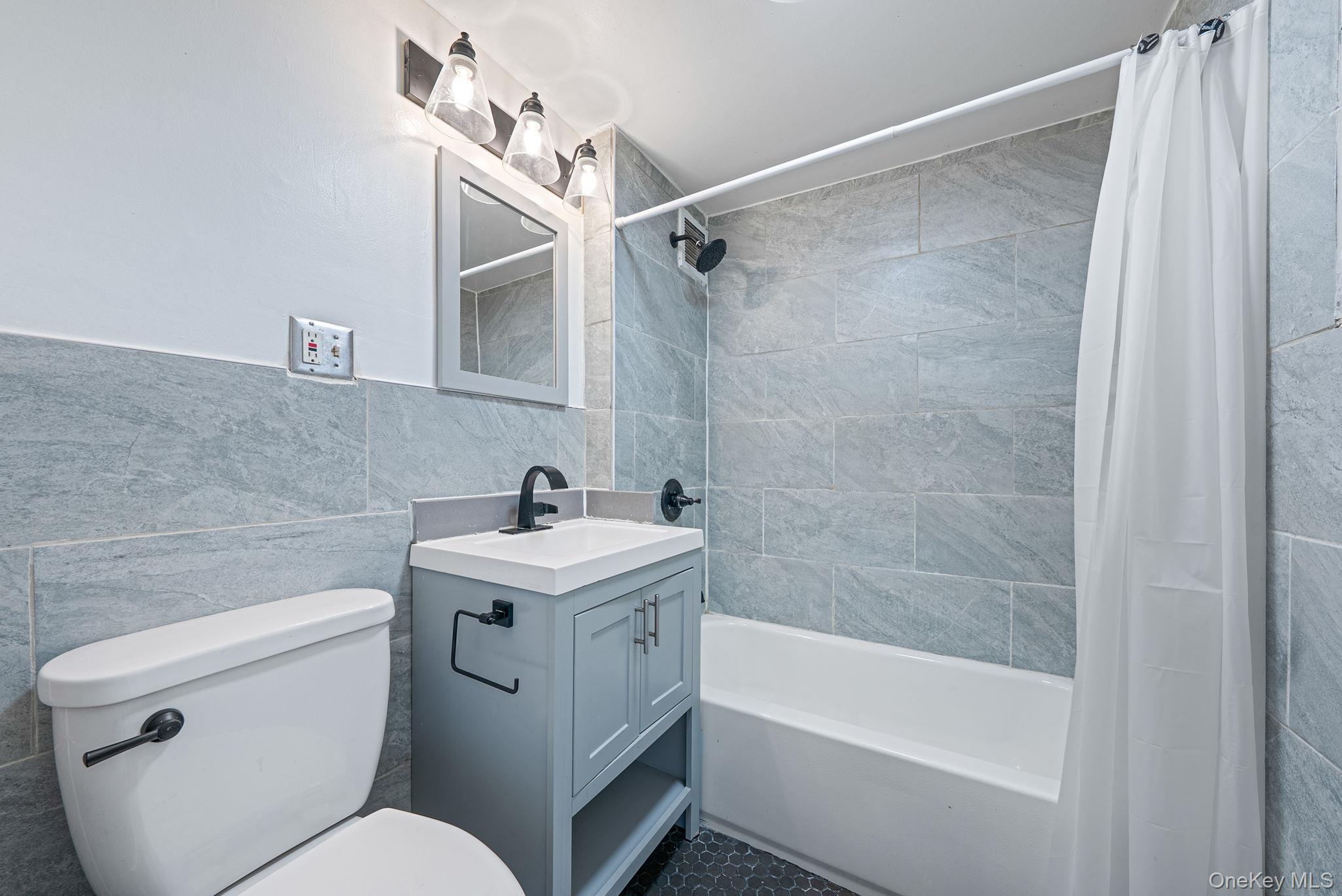 18 Jasper Street S, Valley Stream, NY 11580