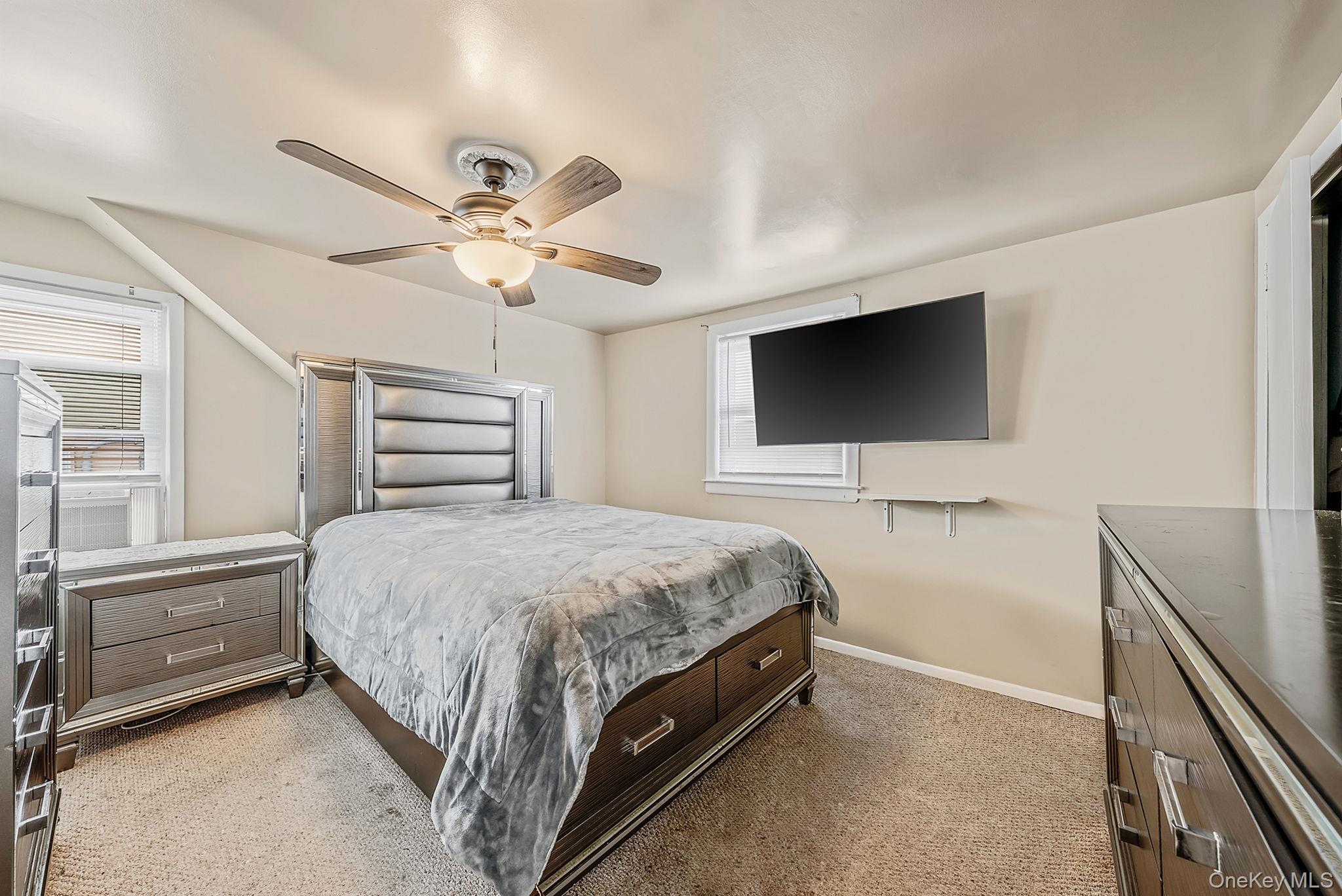 18 Jasper Street S, Valley Stream, NY 11580