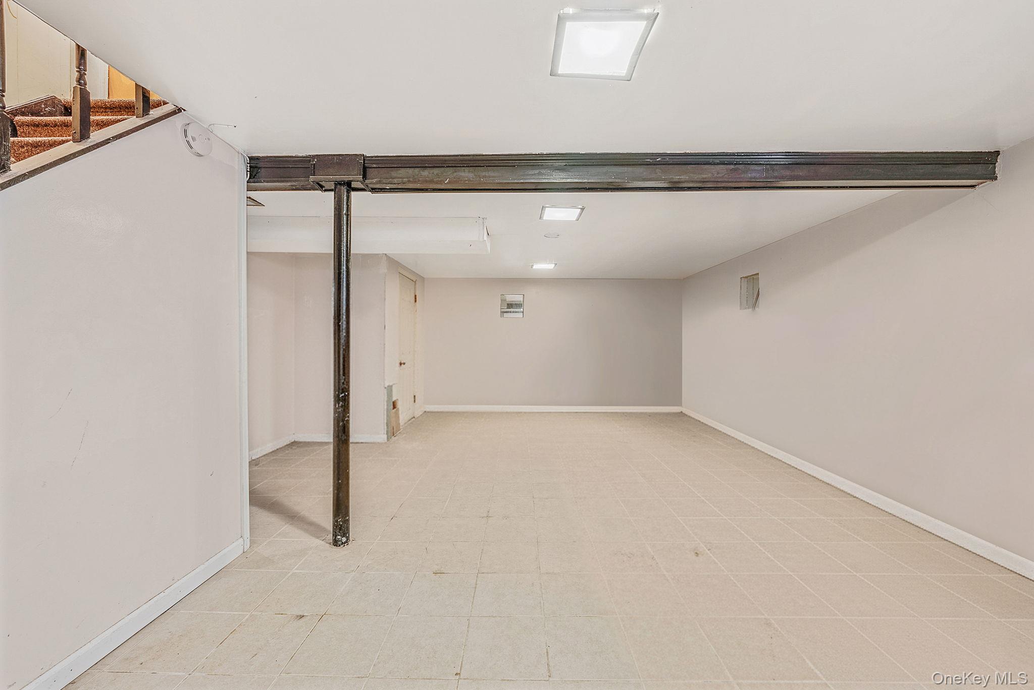 18 Jasper Street S, Valley Stream, NY 11580