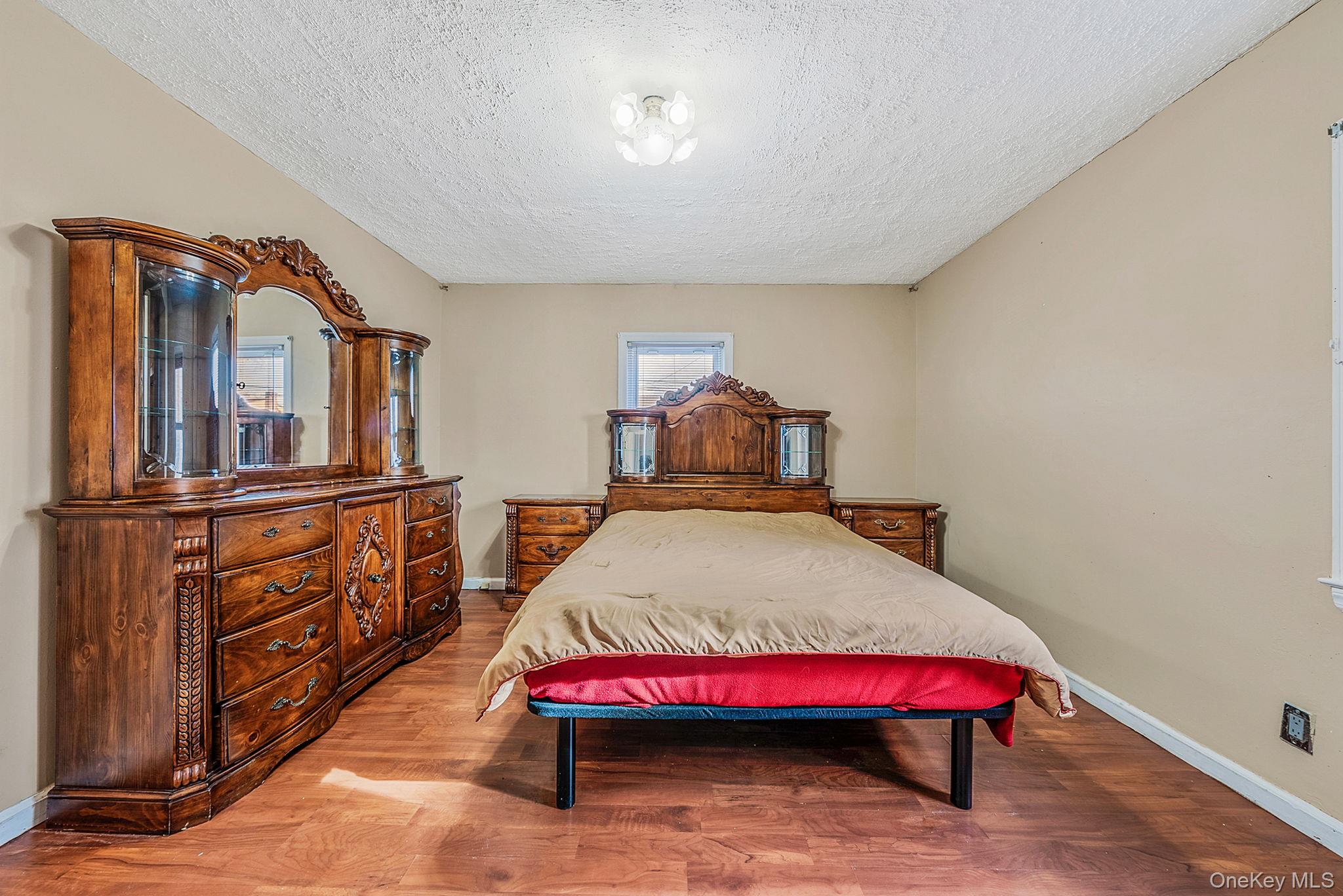 18 Jasper Street S, Valley Stream, NY 11580