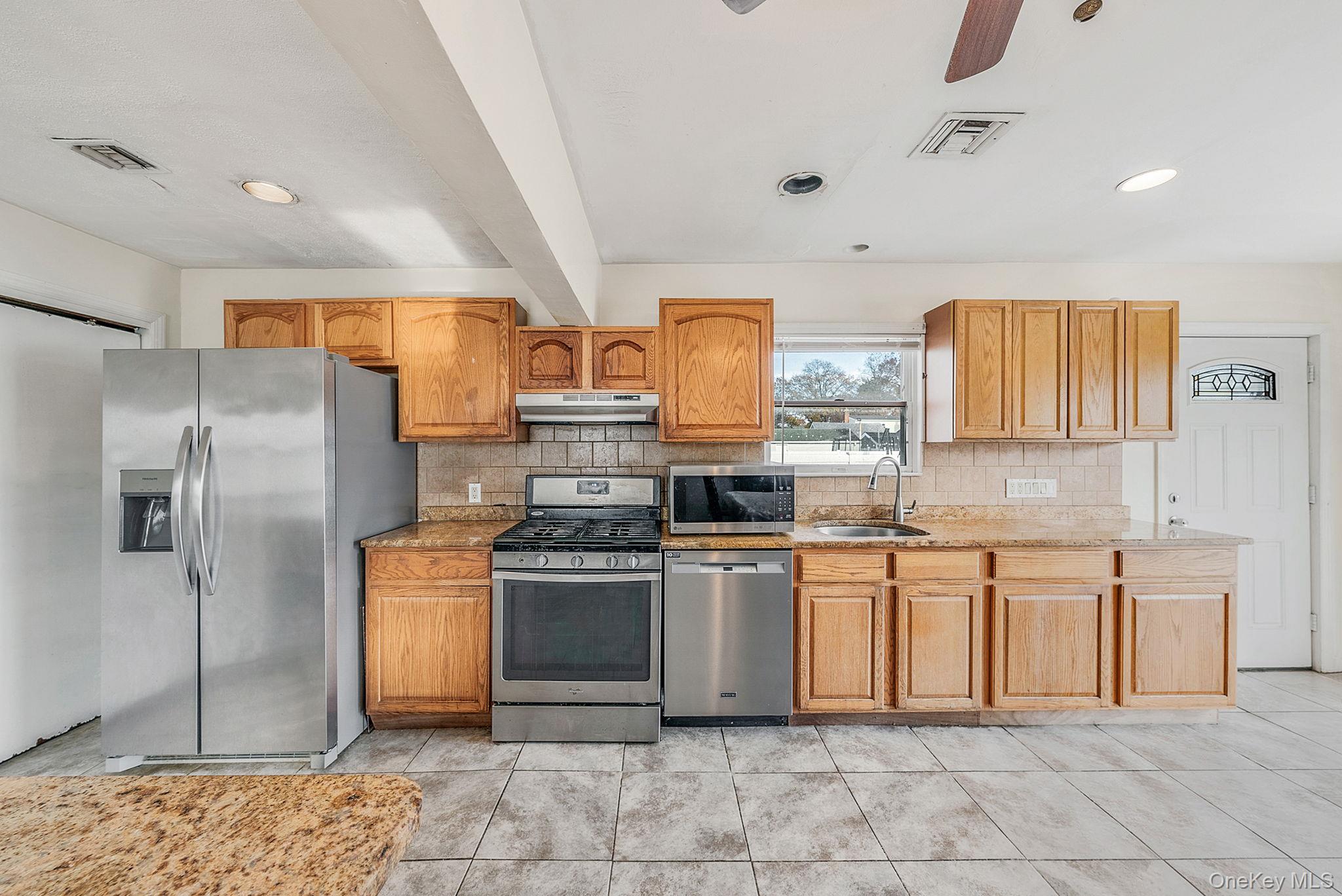 18 Jasper Street S, Valley Stream, NY 11580