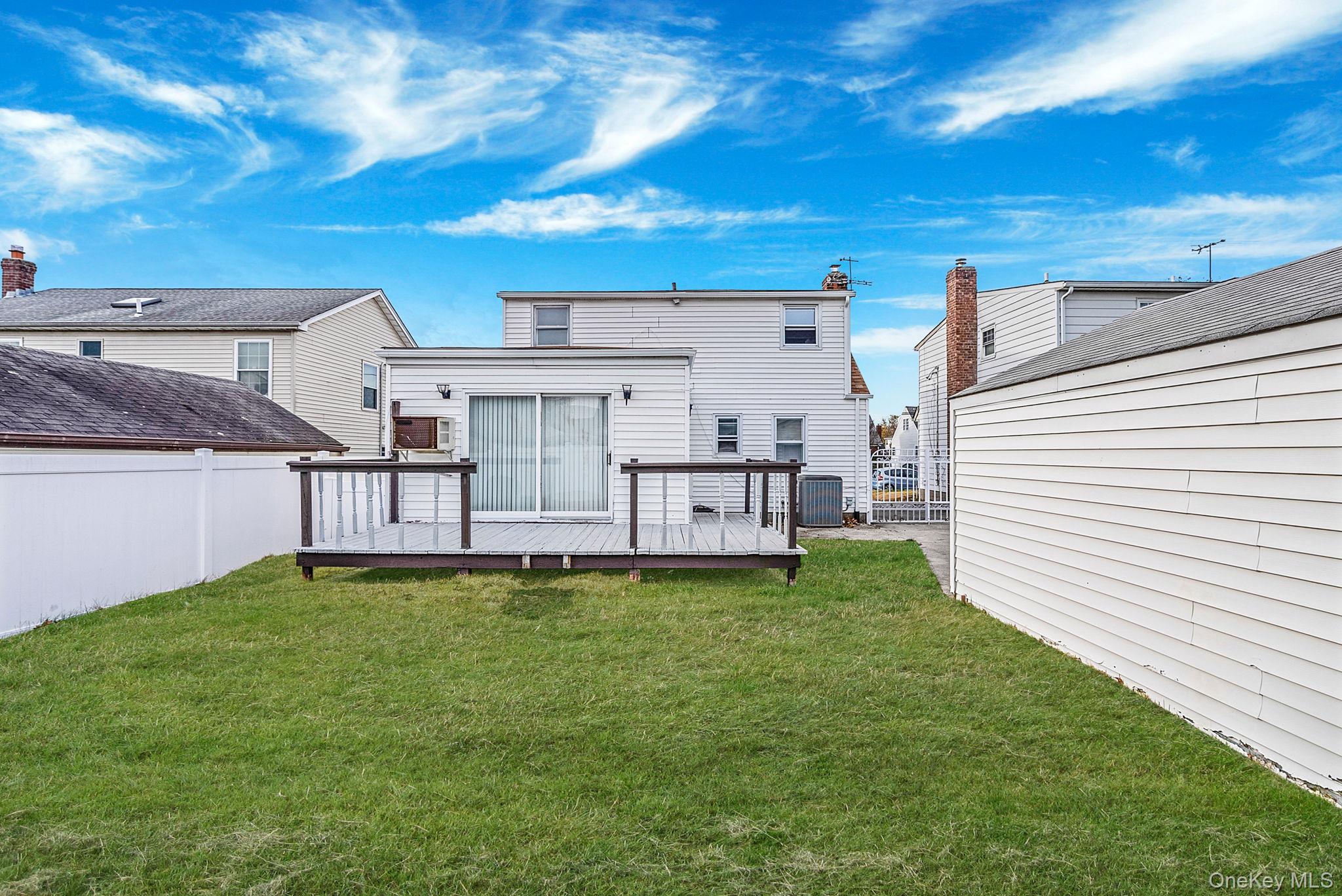 18 Jasper Street S, Valley Stream, NY 11580