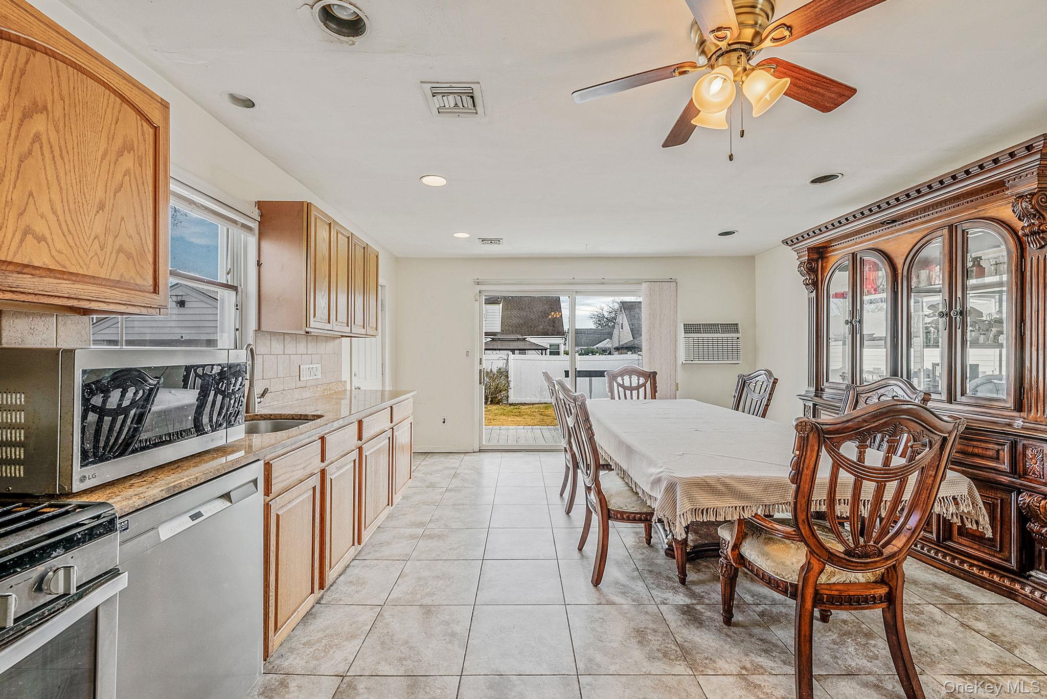 18 Jasper Street S, Valley Stream, NY 11580