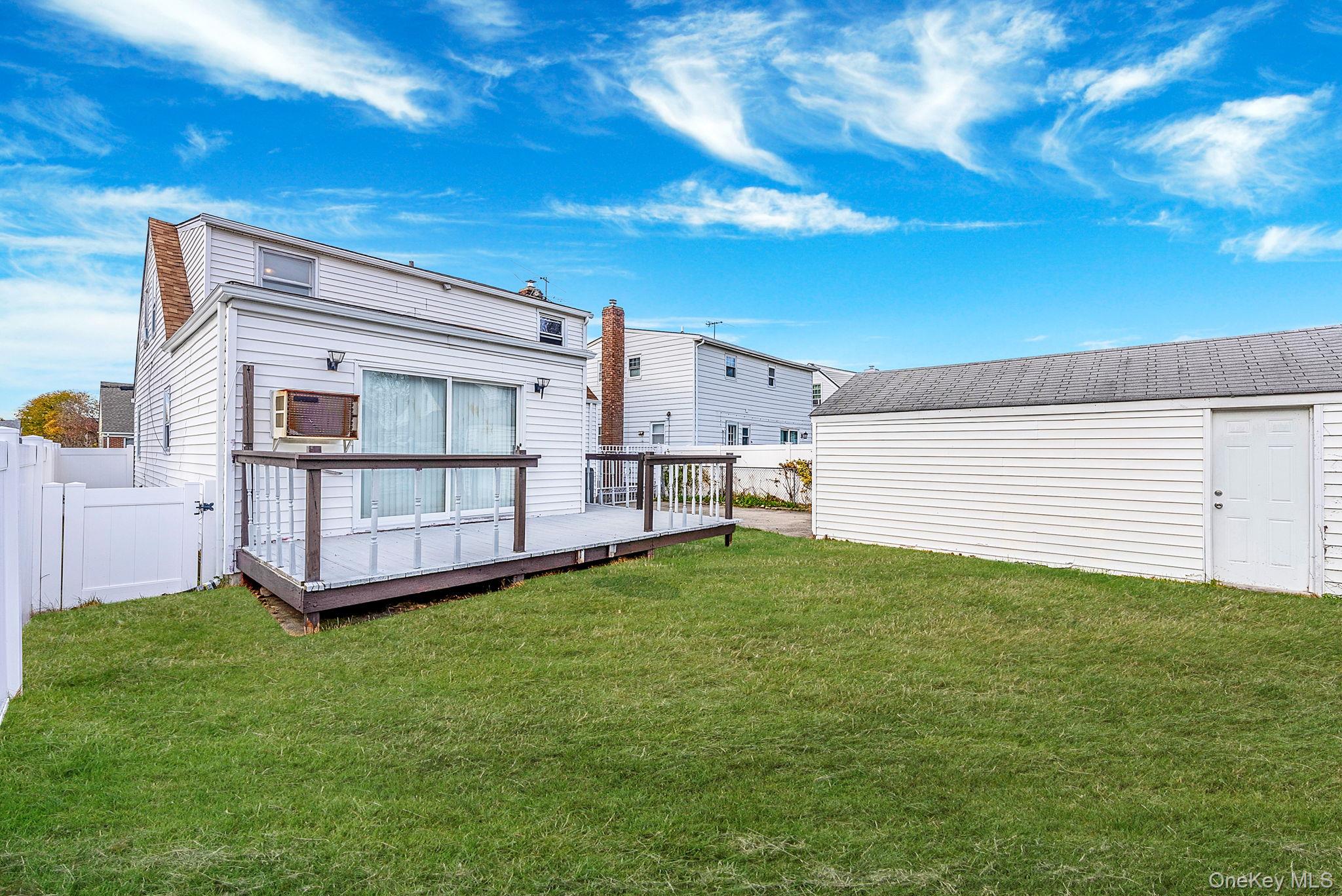 18 Jasper Street S, Valley Stream, NY 11580