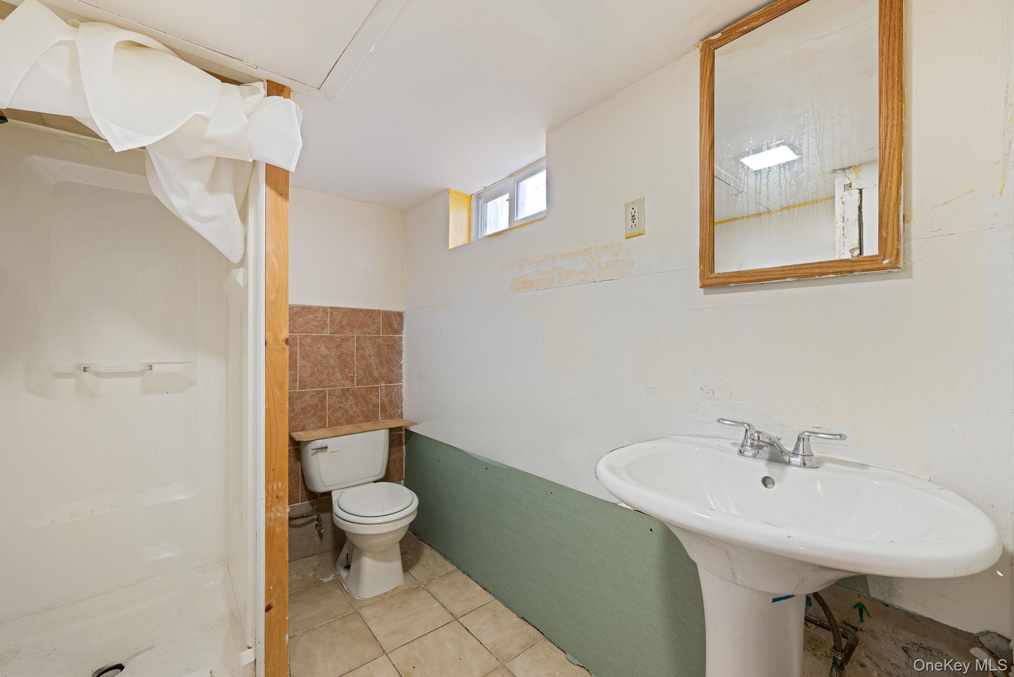 18 Jasper Street S, Valley Stream, NY 11580