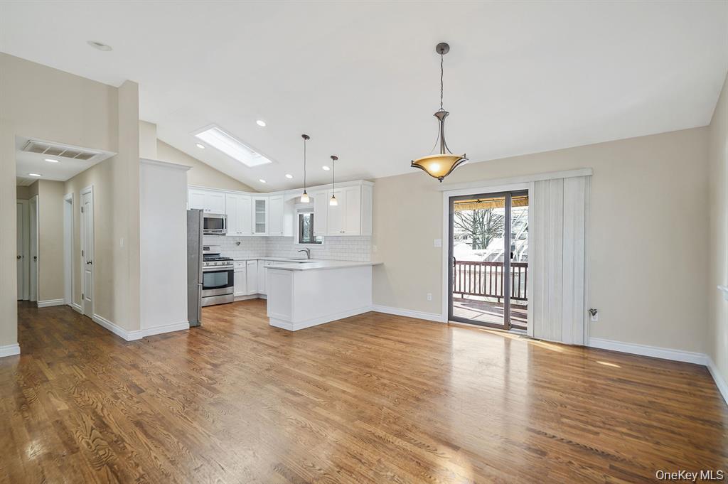 745 S 9th Street, Lindenhurst, NY 11757