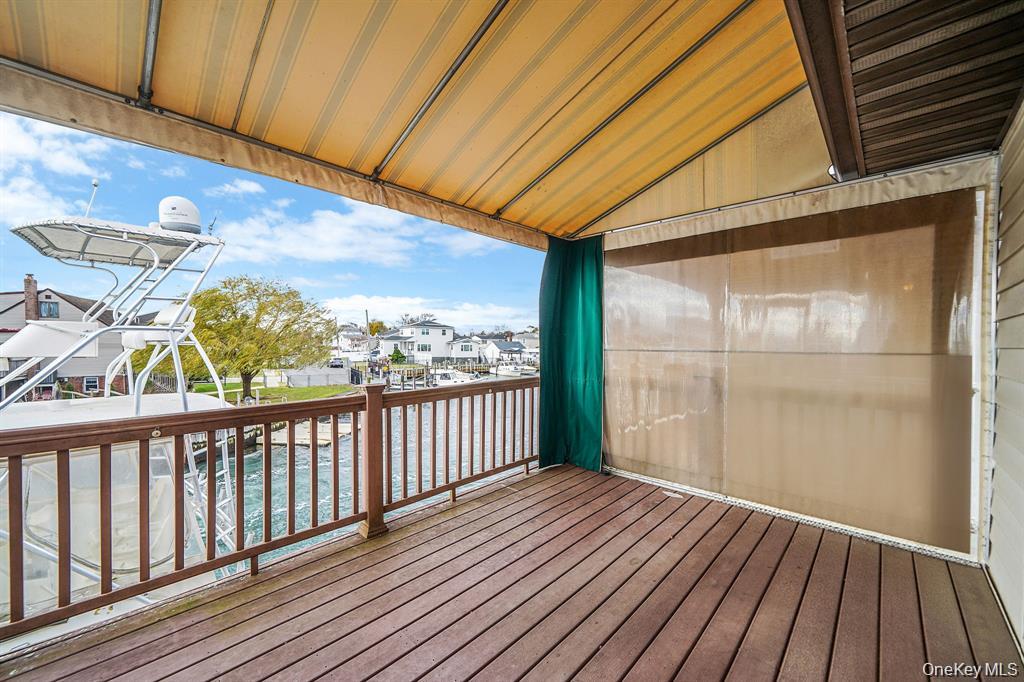 745 S 9th Street, Lindenhurst, NY 11757