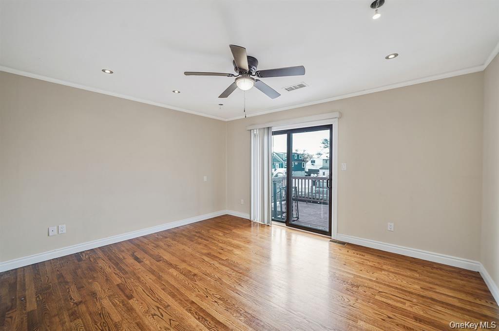 745 S 9th Street, Lindenhurst, NY 11757