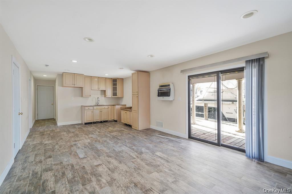 745 S 9th Street, Lindenhurst, NY 11757