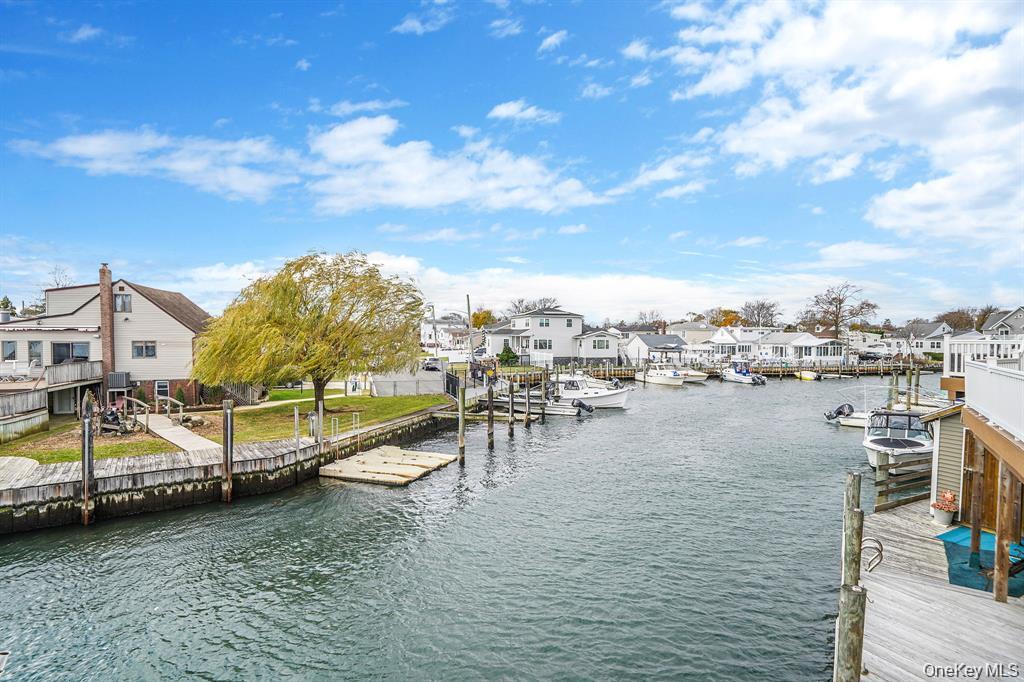 745 S 9th Street, Lindenhurst, NY 11757