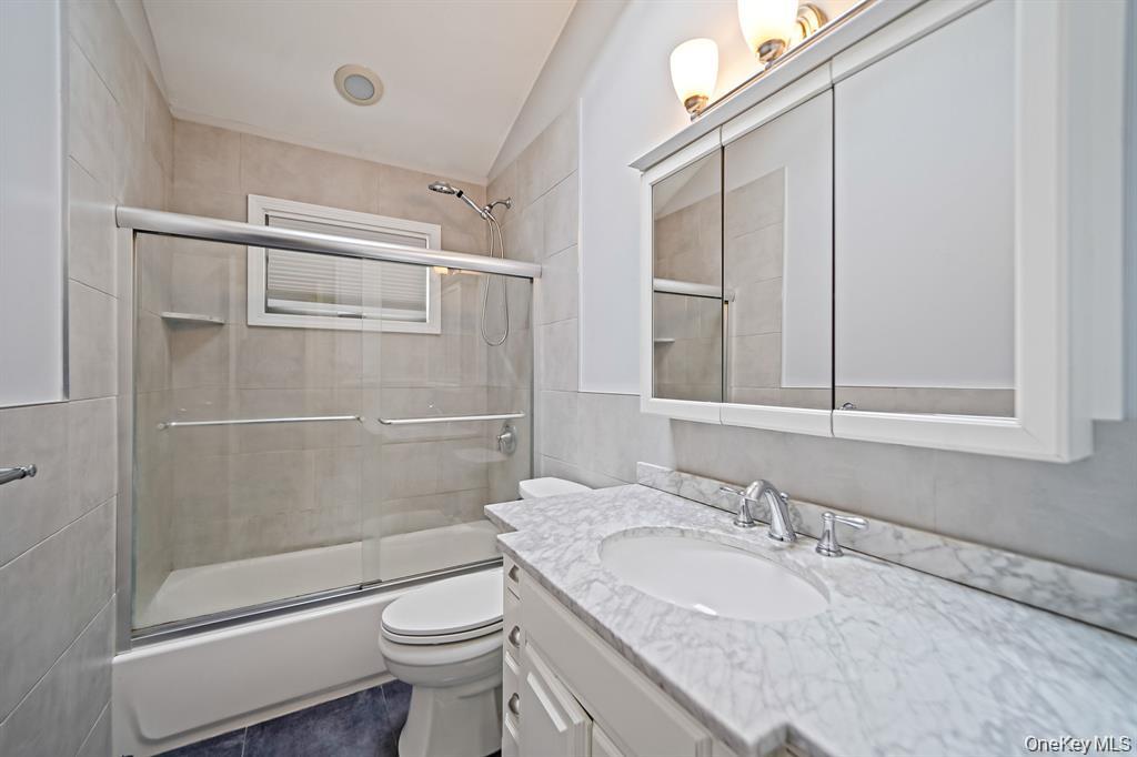 745 S 9th Street, Lindenhurst, NY 11757