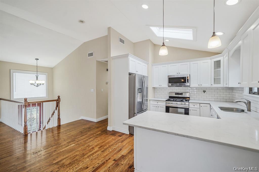 745 S 9th Street, Lindenhurst, NY 11757