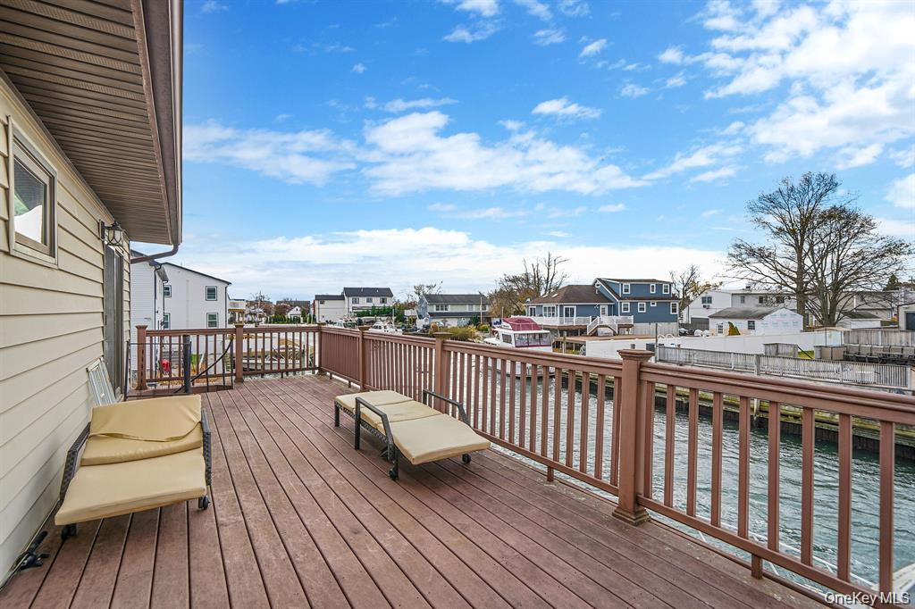 745 S 9th Street, Lindenhurst, NY 11757