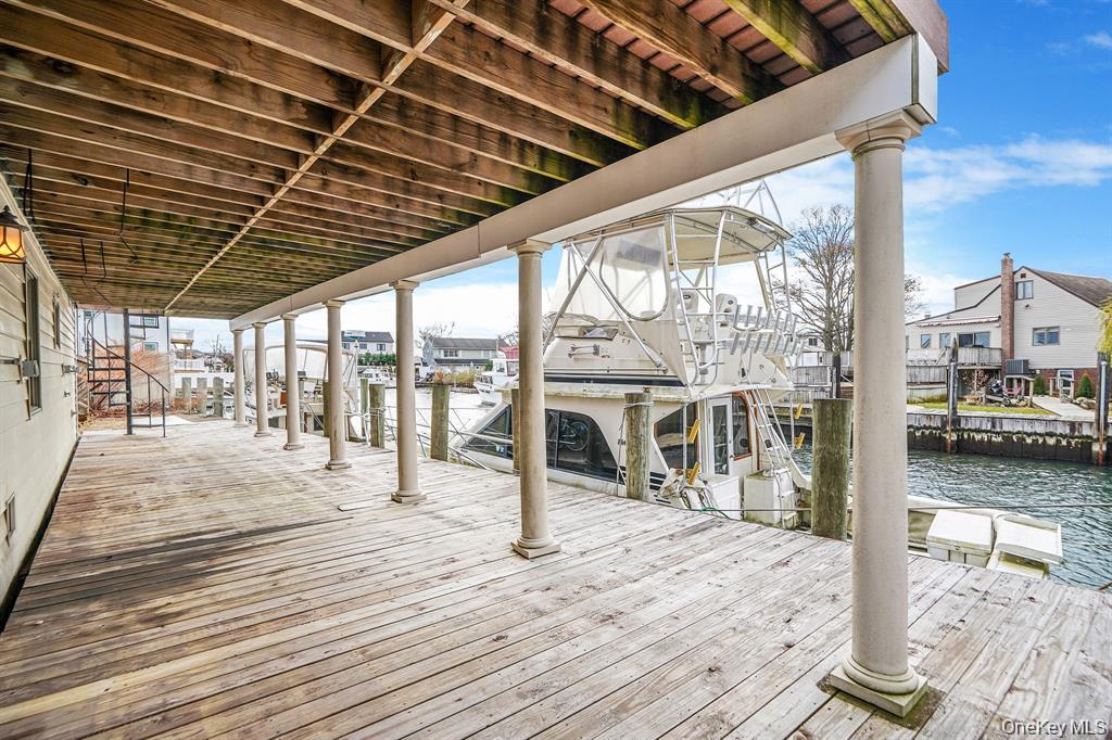 745 S 9th Street, Lindenhurst, NY 11757