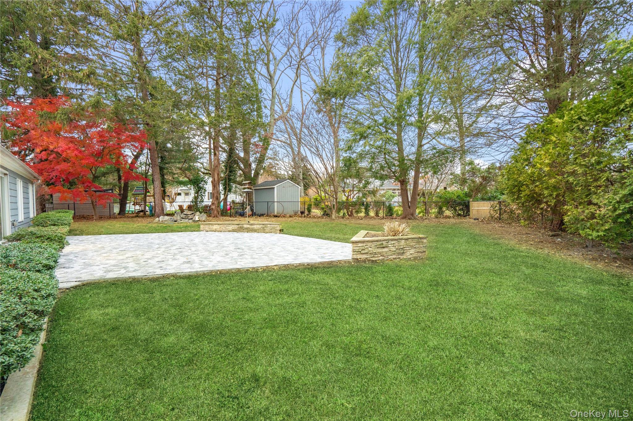 1 Upper Lane, Centerport, NY 11721