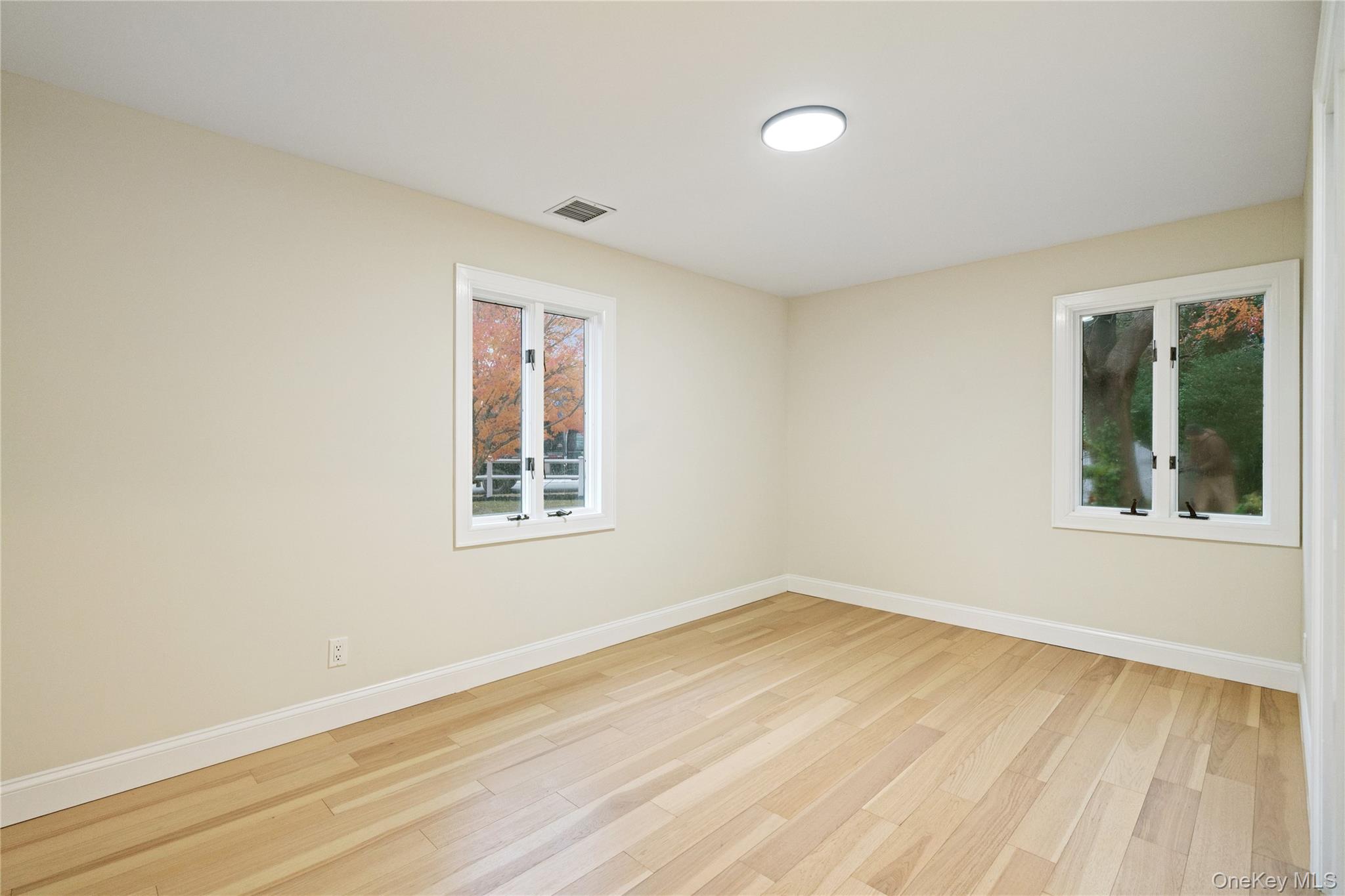 1 Upper Lane, Centerport, NY 11721