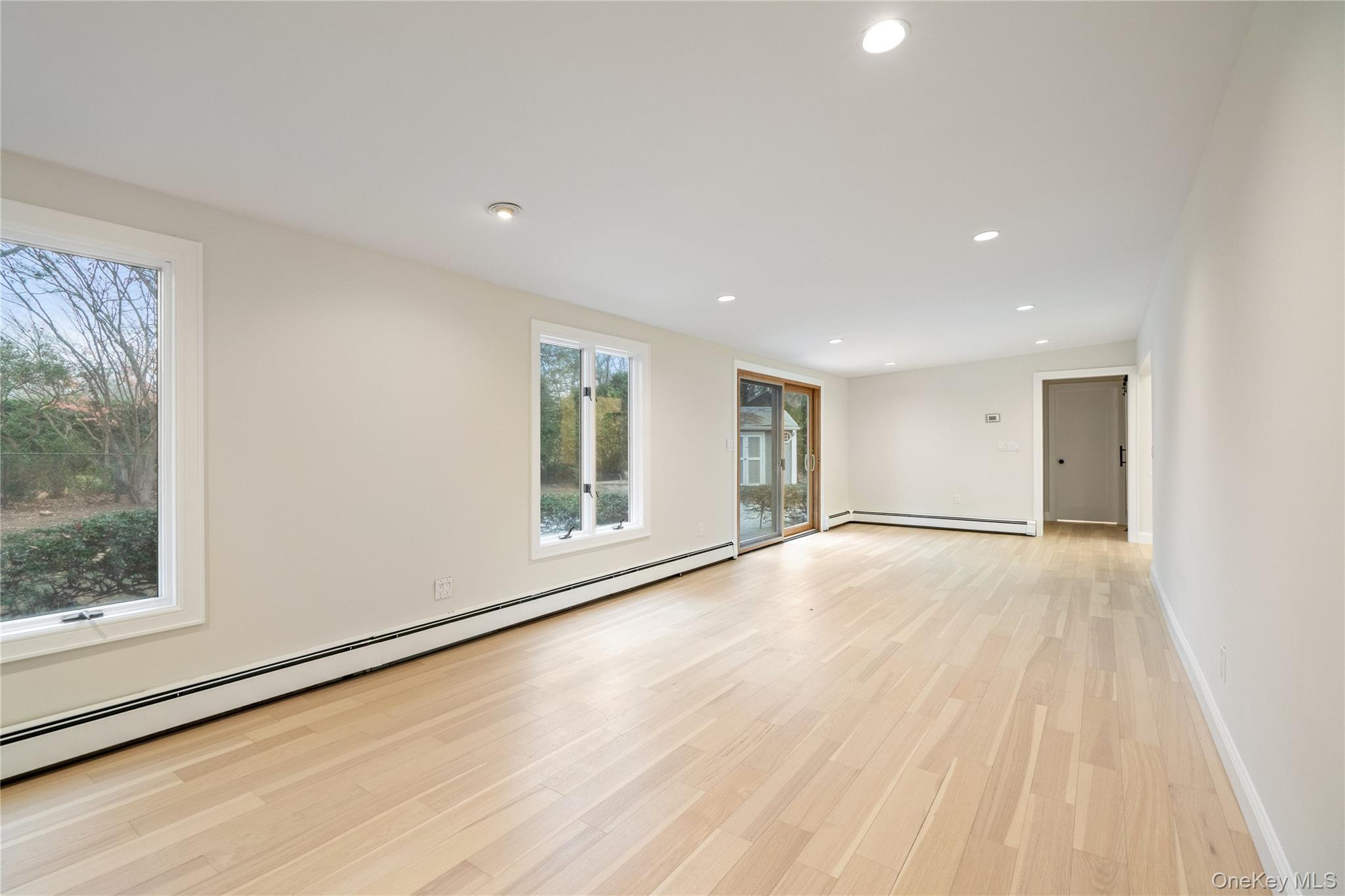 1 Upper Lane, Centerport, NY 11721