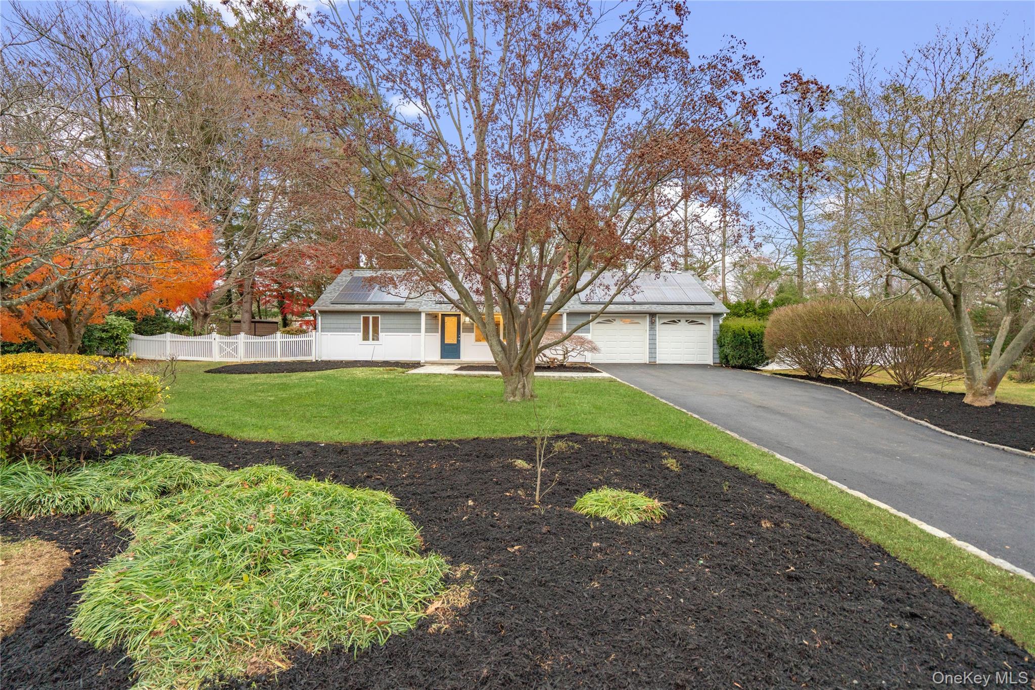 1 Upper Lane, Centerport, NY 11721