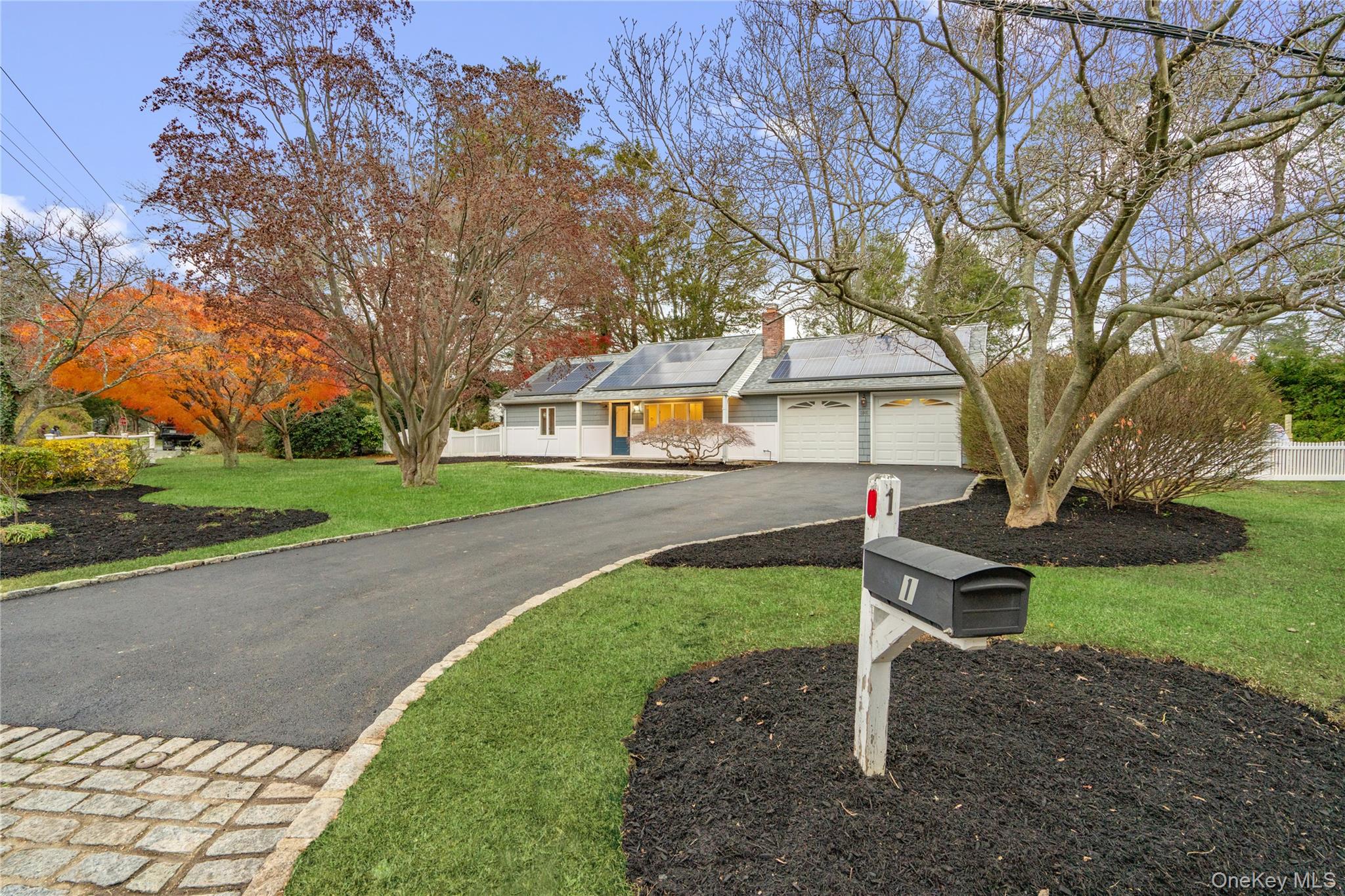 1 Upper Lane, Centerport, NY 11721