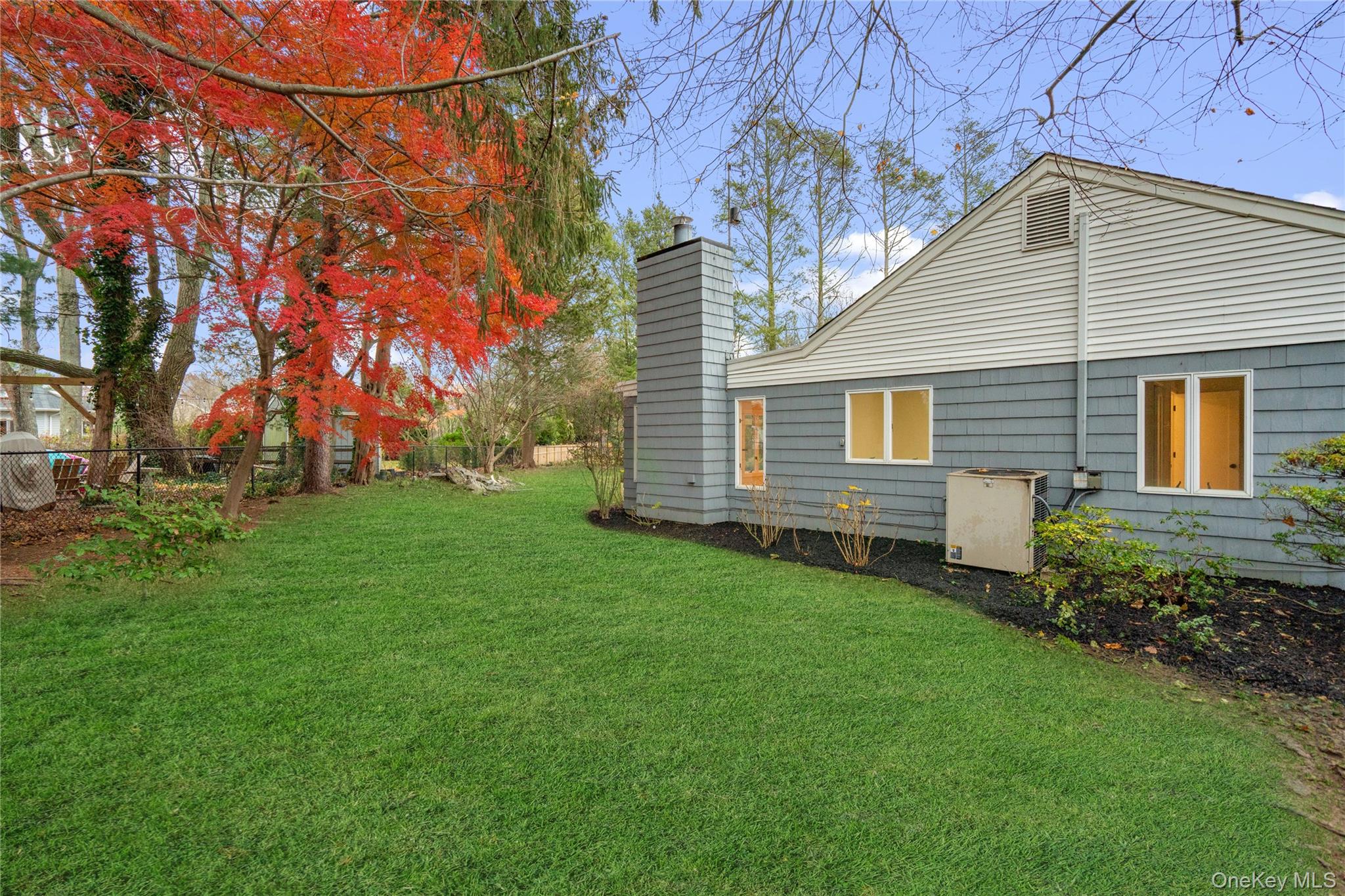 1 Upper Lane, Centerport, NY 11721