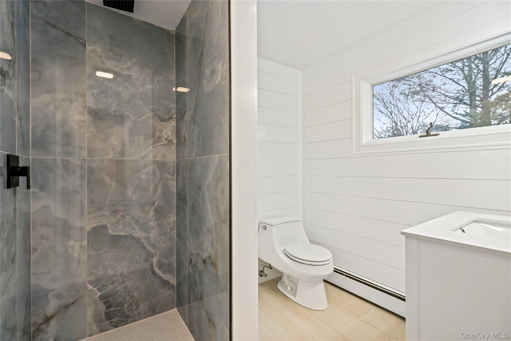 1 Upper Lane, Centerport, NY 11721