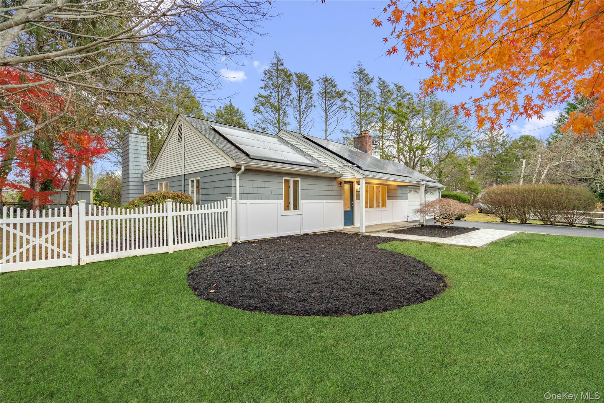 1 Upper Lane, Centerport, NY 11721