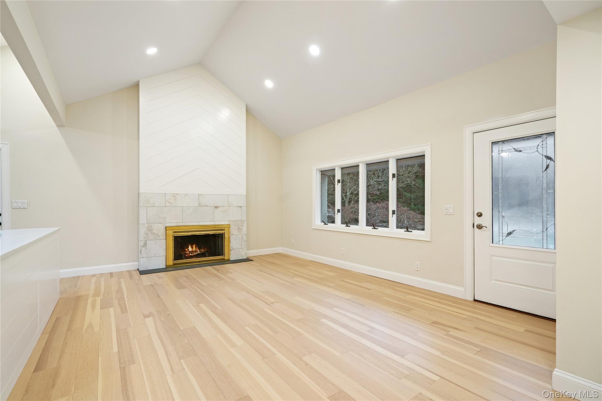 1 Upper Lane, Centerport, NY 11721