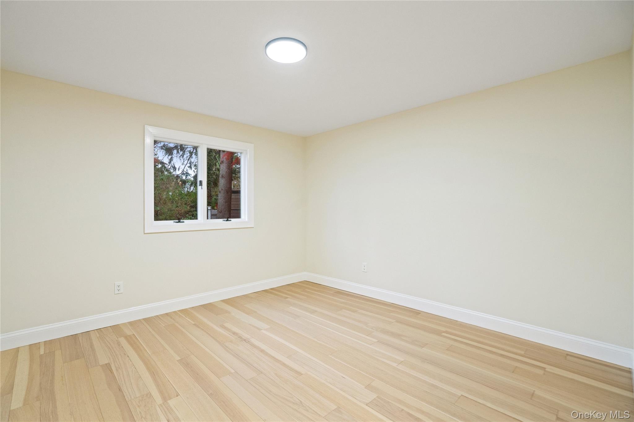 1 Upper Lane, Centerport, NY 11721