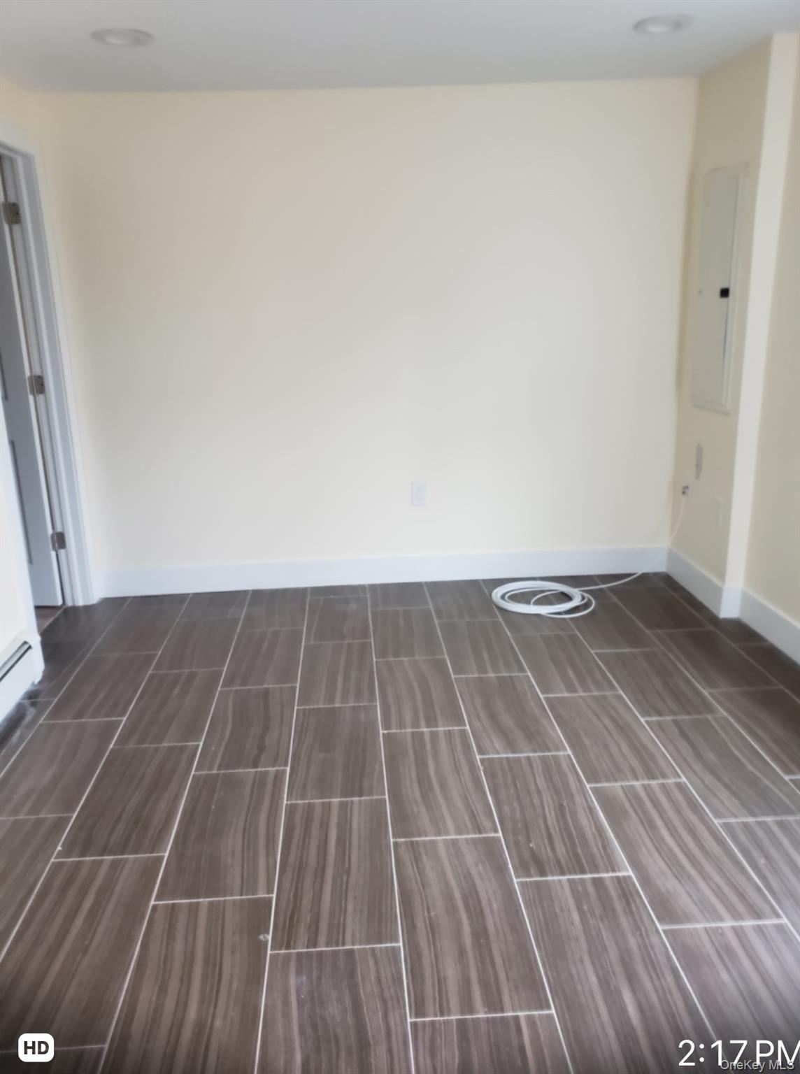 18 Pitcher St, West Babylon, NY 11704