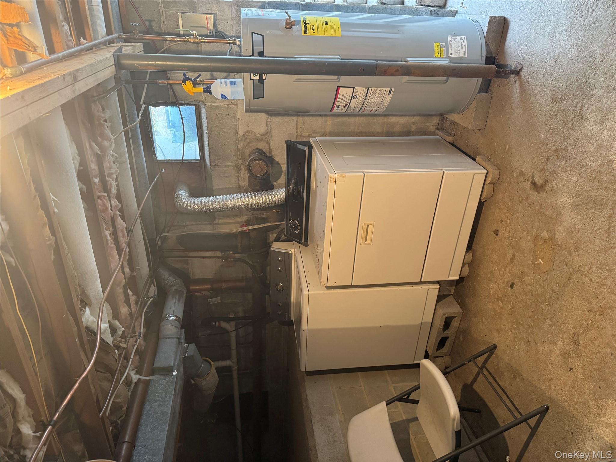 39 North Rd., Hampton Bays, NY 11946