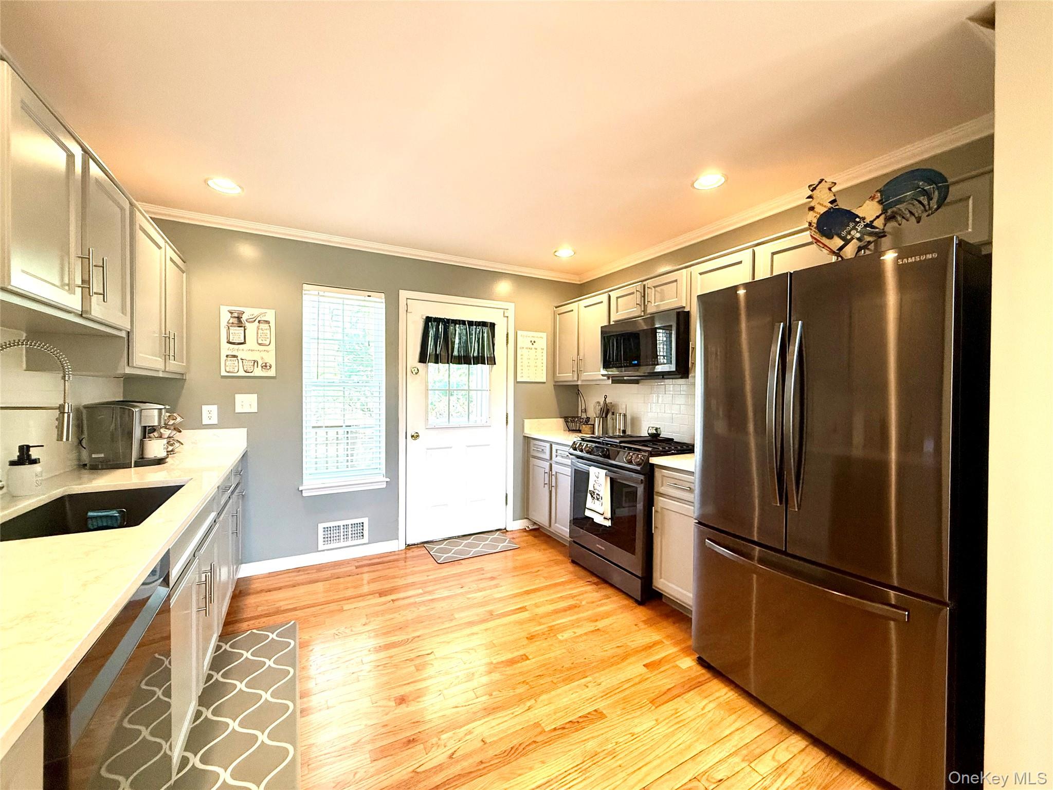 142 Pinebrook Drive, Hyde Park, NY 12538