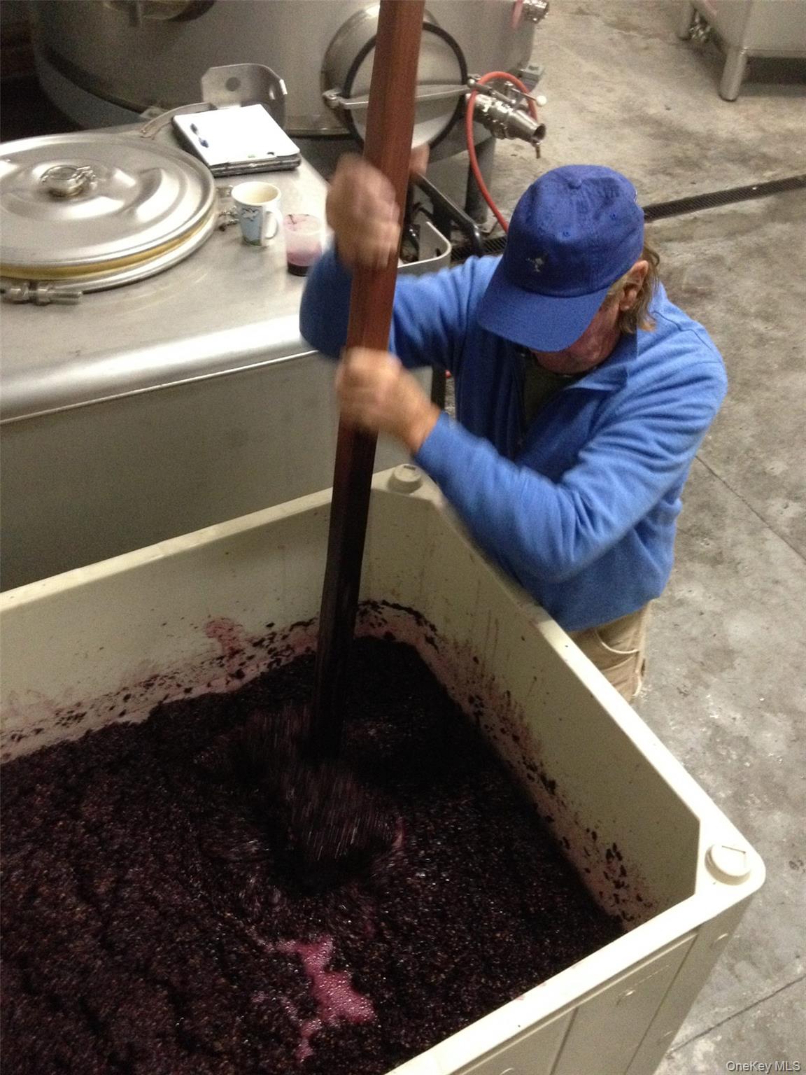 156 Youngs Avenue, Calverton, NY 11933