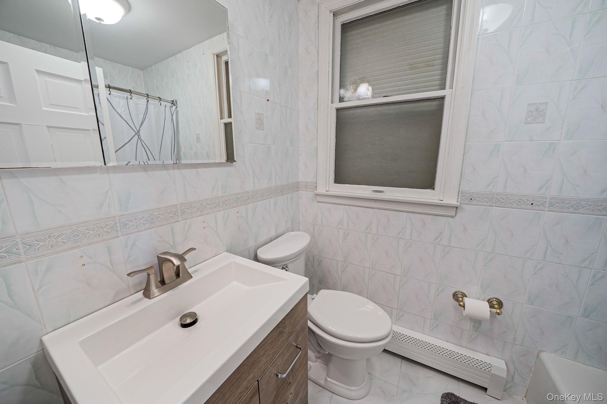 32 Williams Avenue, Holtsville, NY 11742