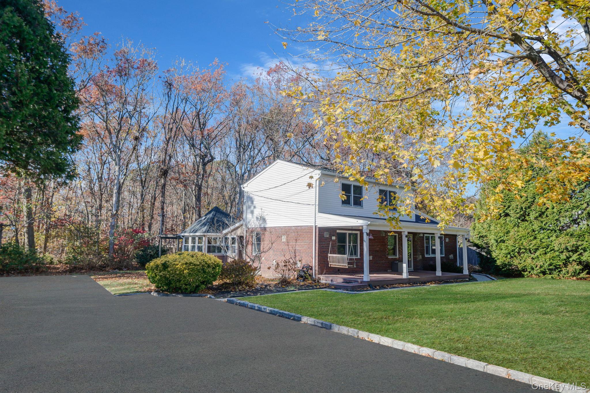 32 Williams Avenue, Holtsville, NY 11742