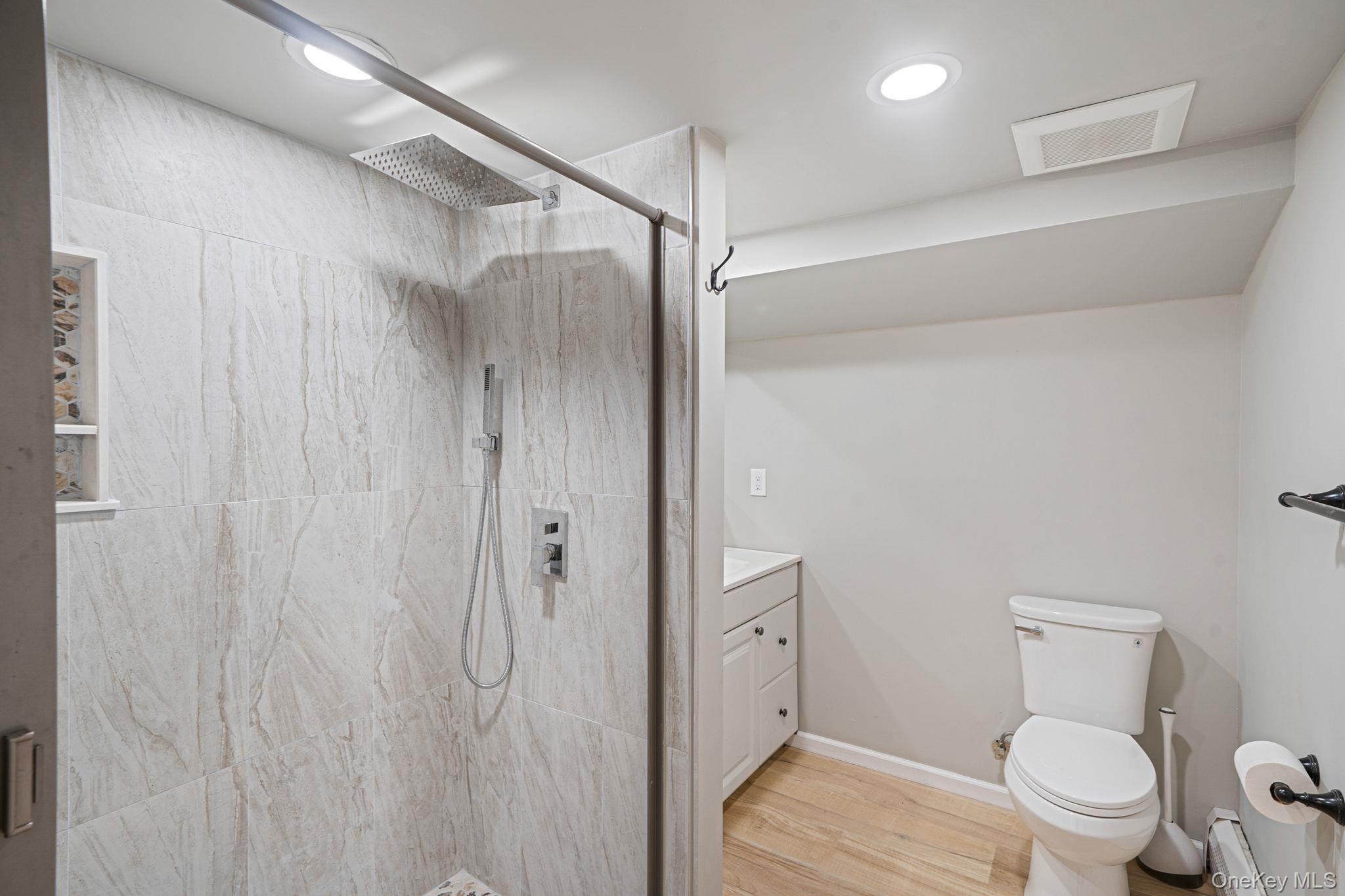 32 Williams Avenue, Holtsville, NY 11742