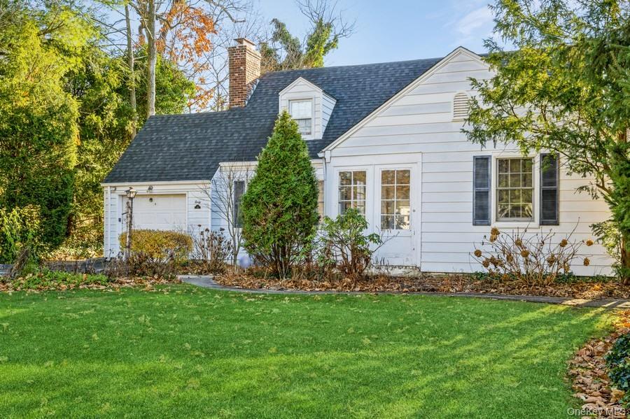 40 Derby Road, Port Washington, NY 11050