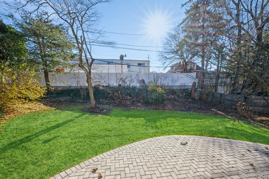 40 Derby Road, Port Washington, NY 11050