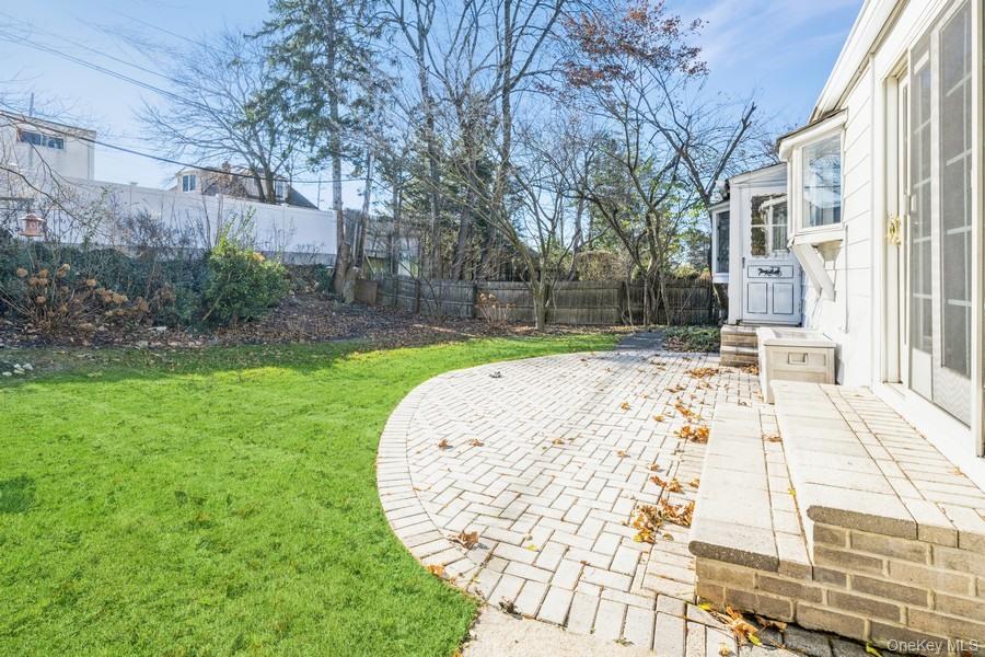 40 Derby Road, Port Washington, NY 11050