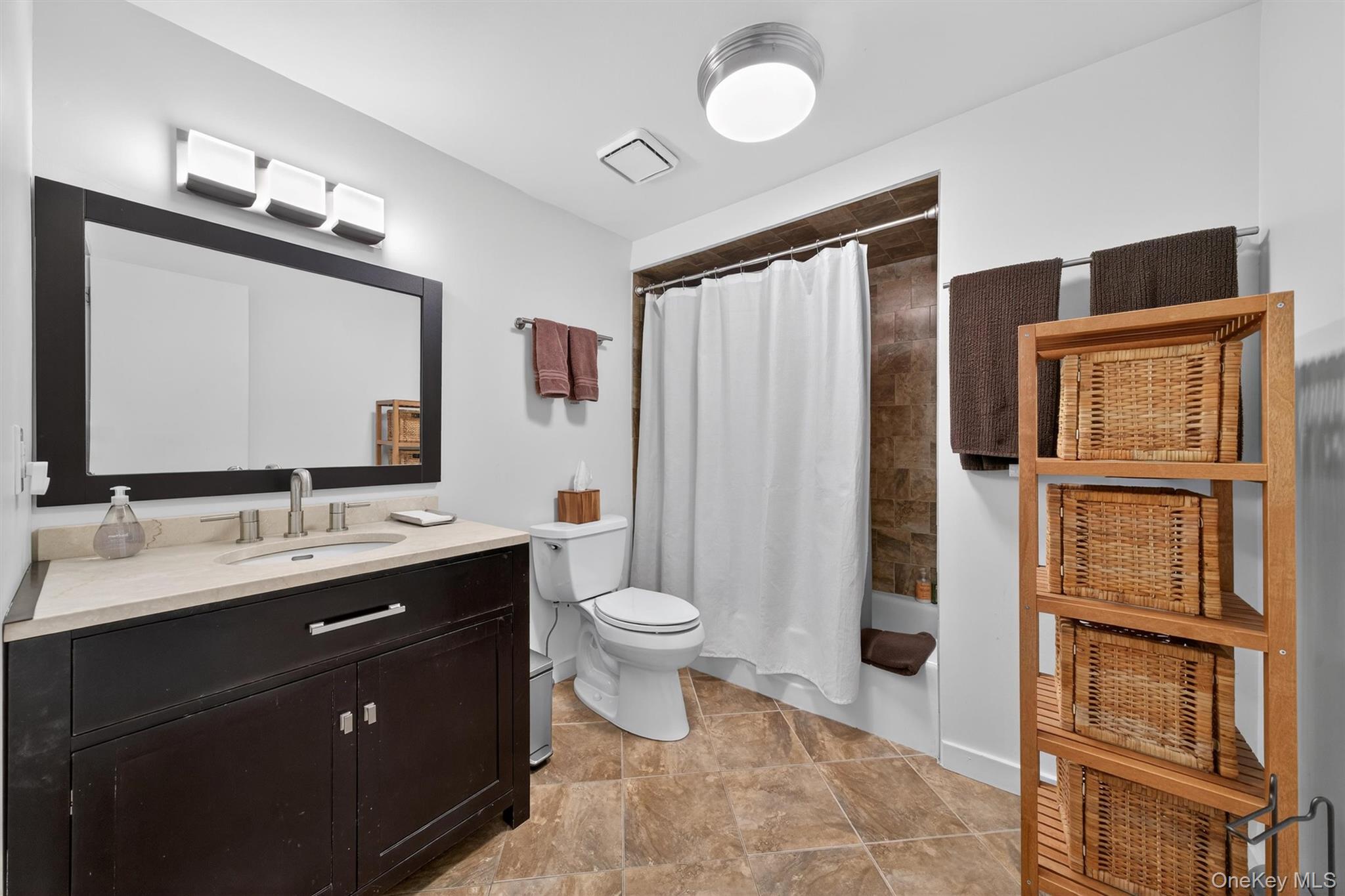 13 Zeck Court, Montebello, NY 10901