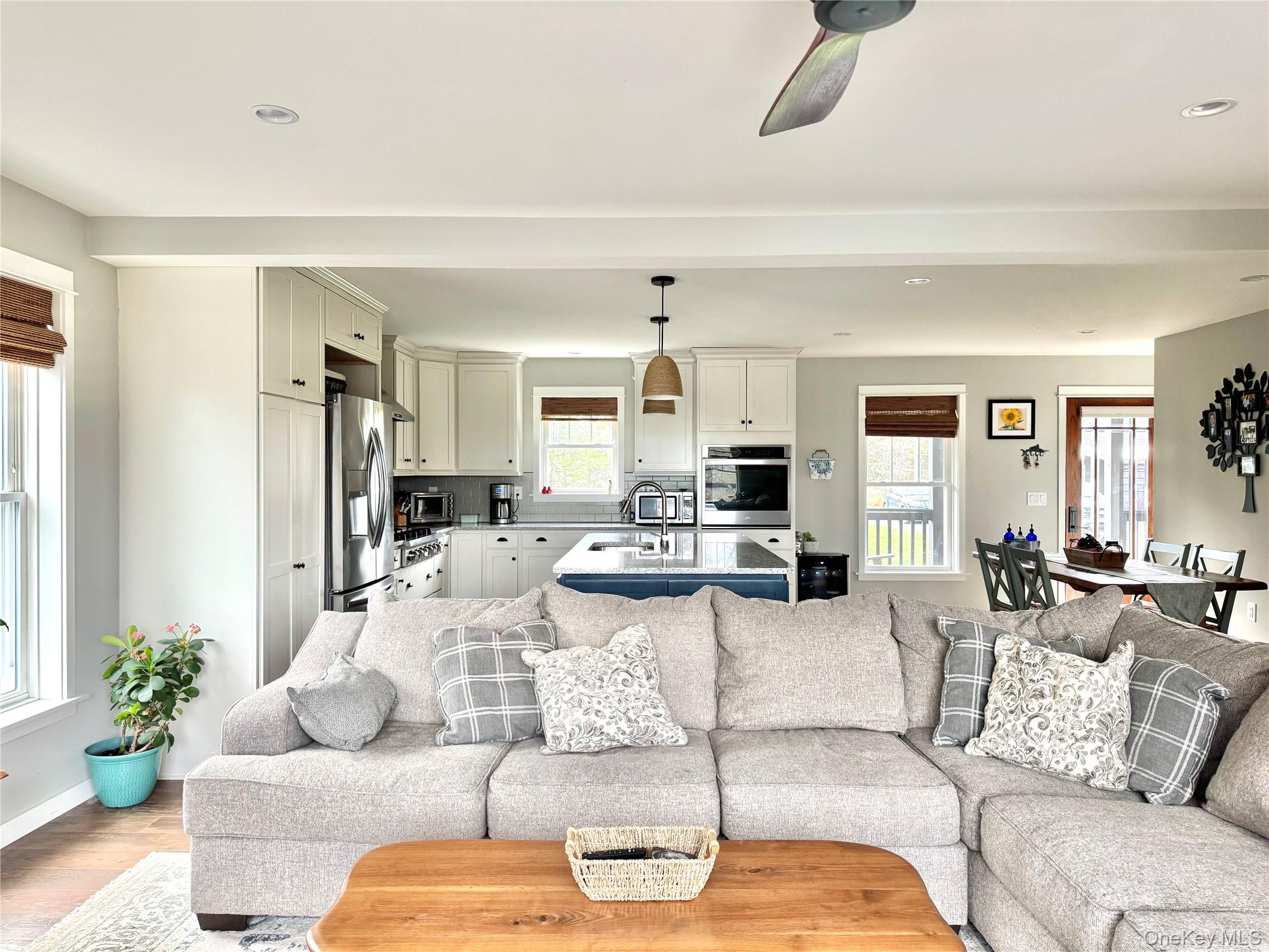 77 Longwood Drive, Athens, NY 12015