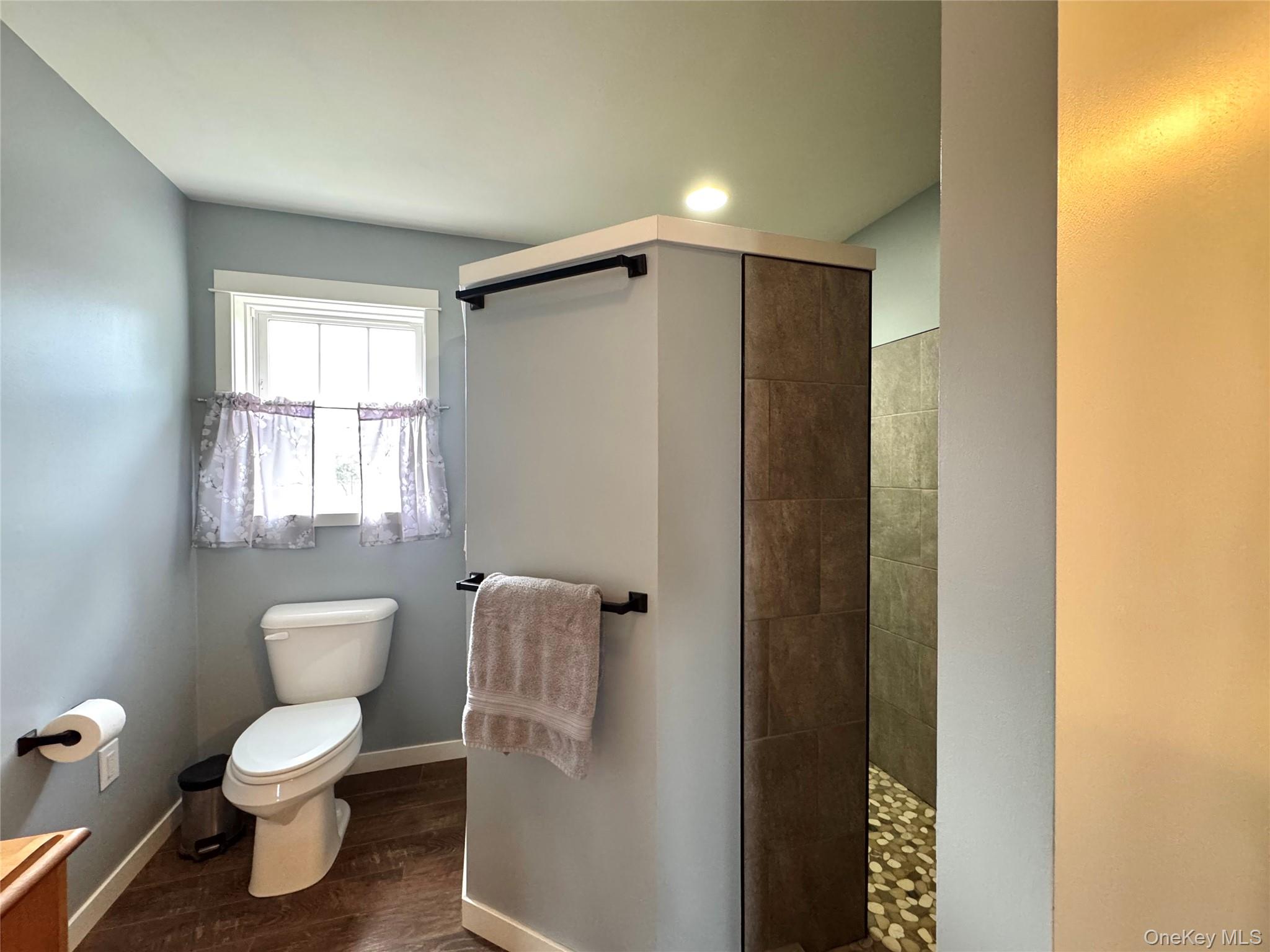 77 Longwood Drive, Athens, NY 12015