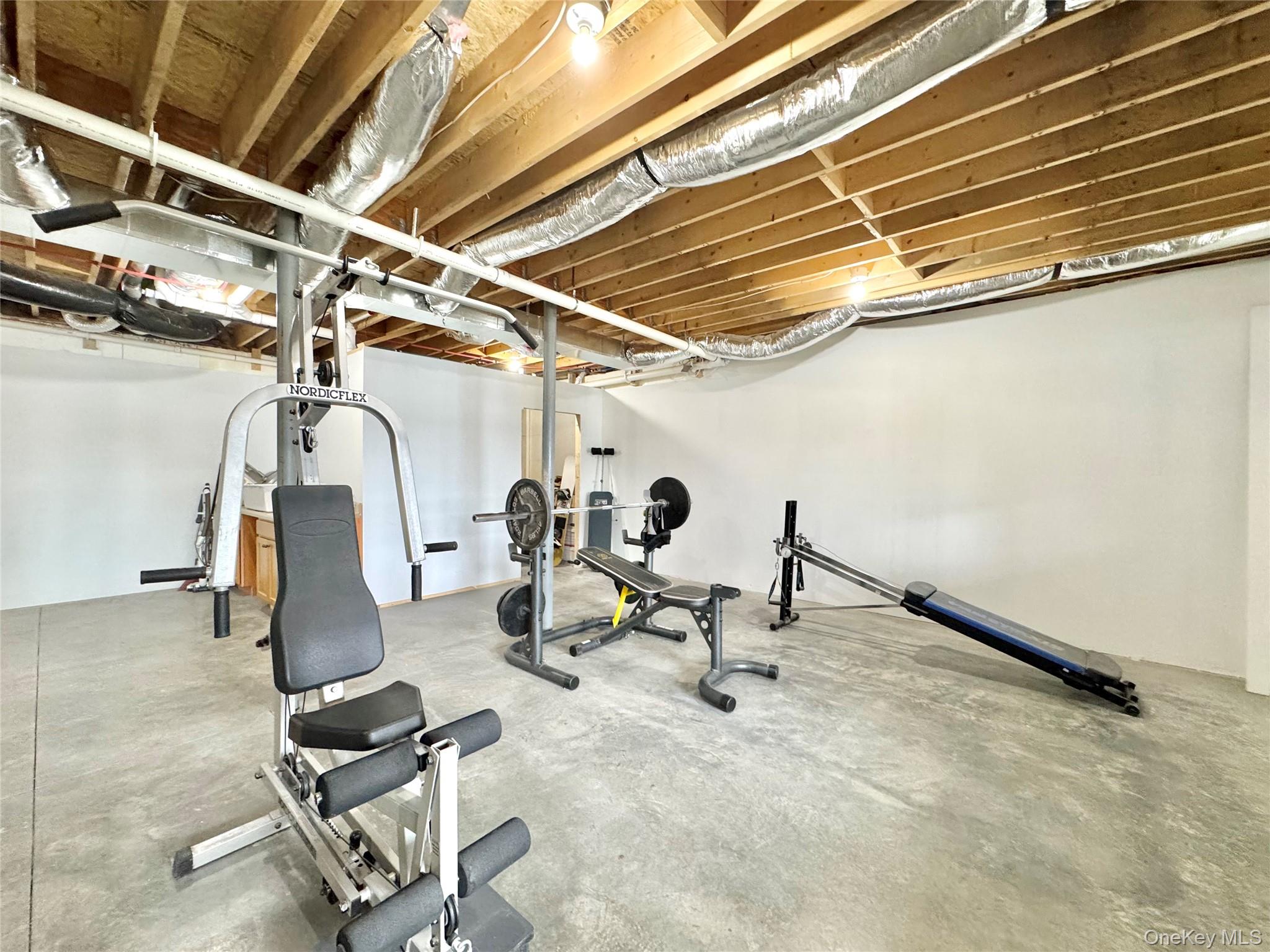 77 Longwood Drive, Athens, NY 12015