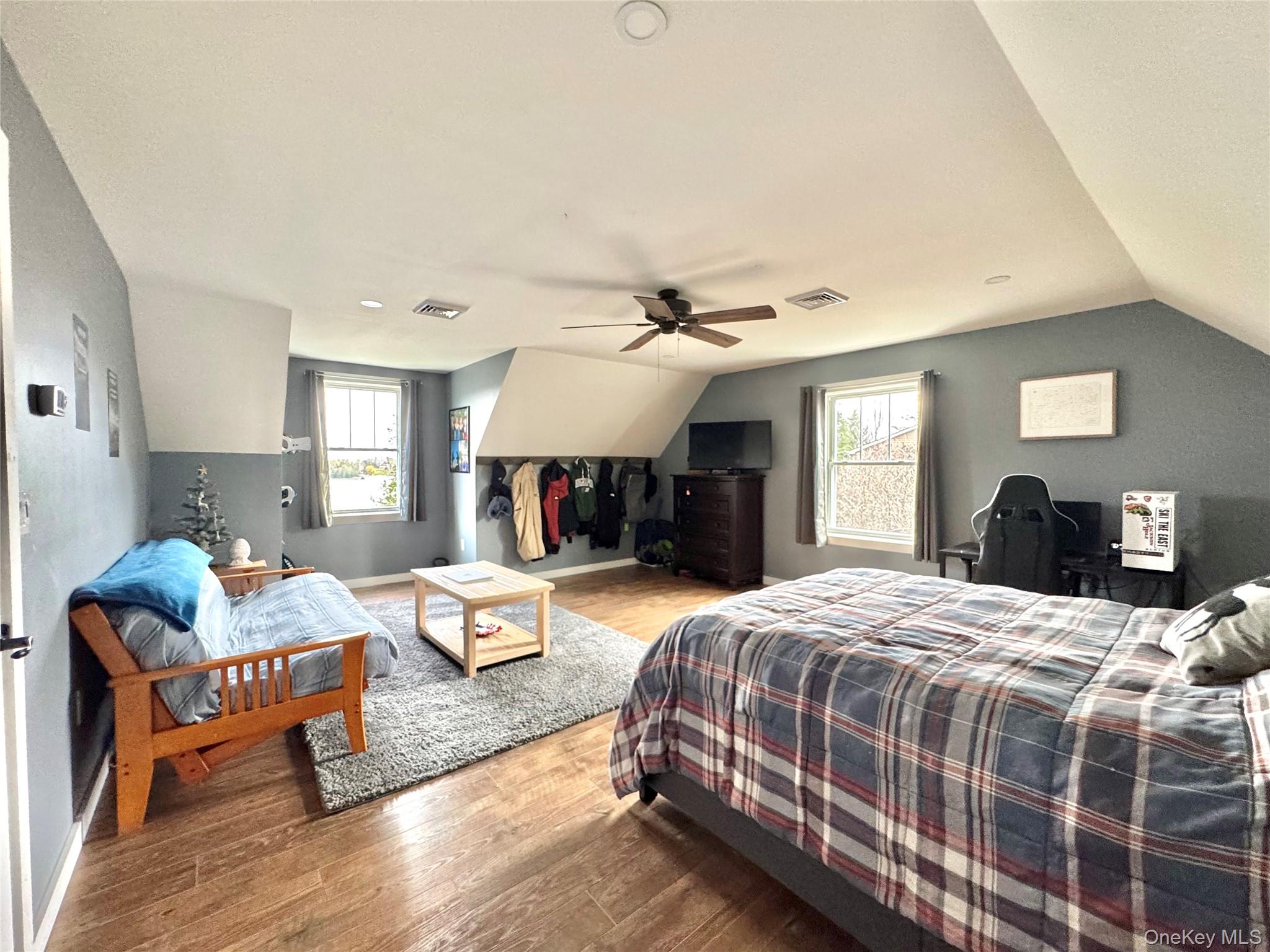 77 Longwood Drive, Athens, NY 12015