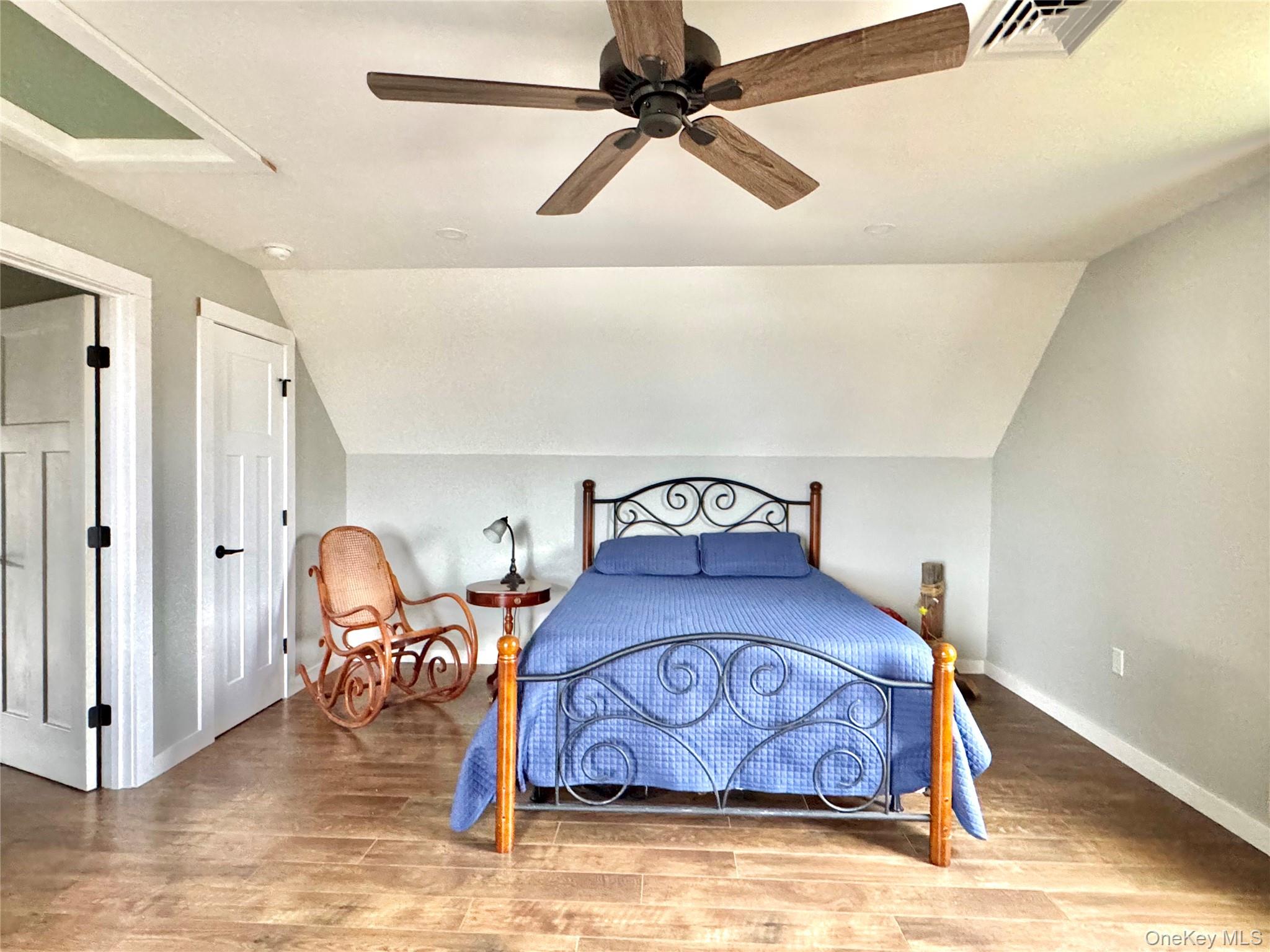 77 Longwood Drive, Athens, NY 12015