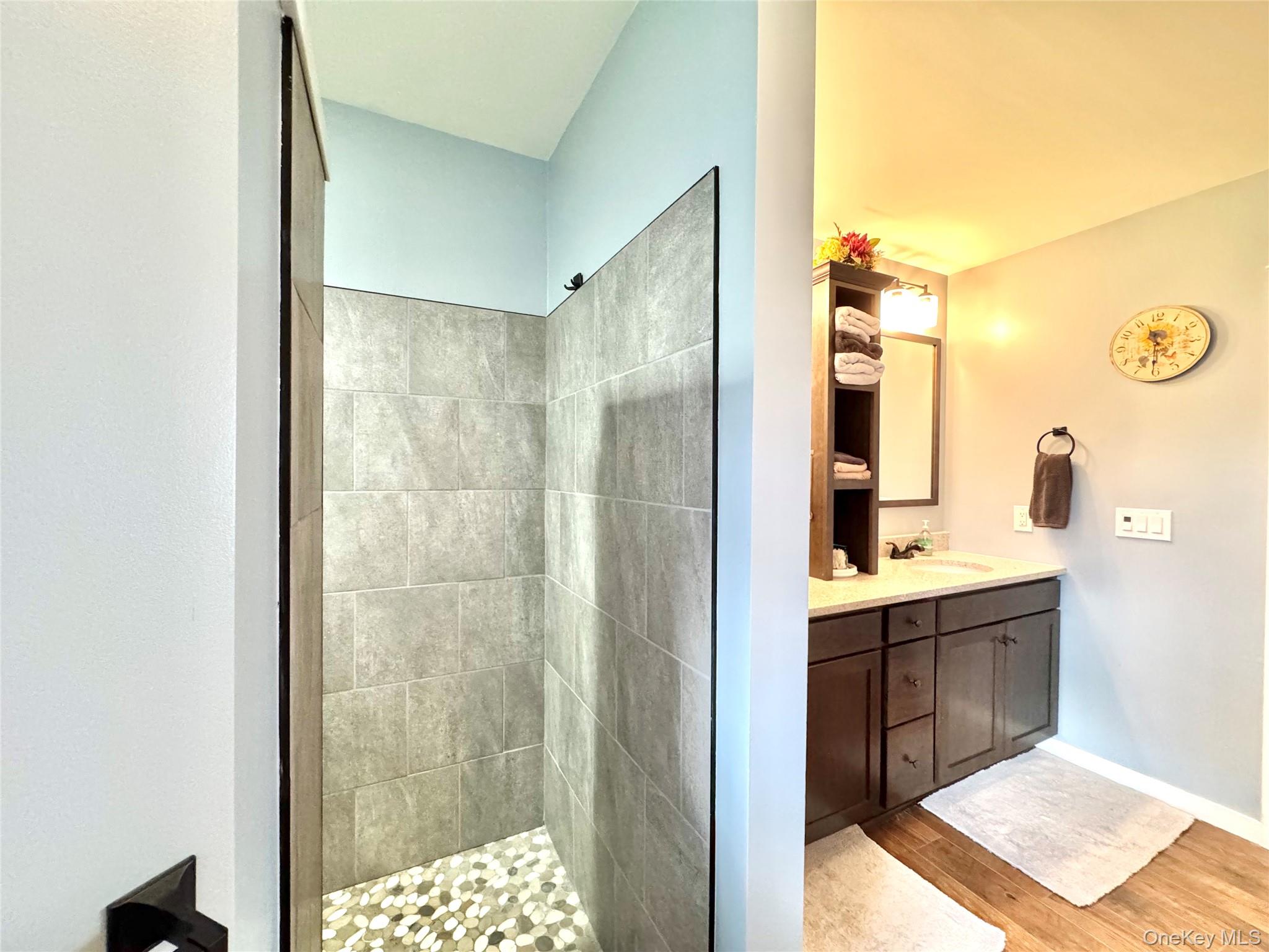 77 Longwood Drive, Athens, NY 12015