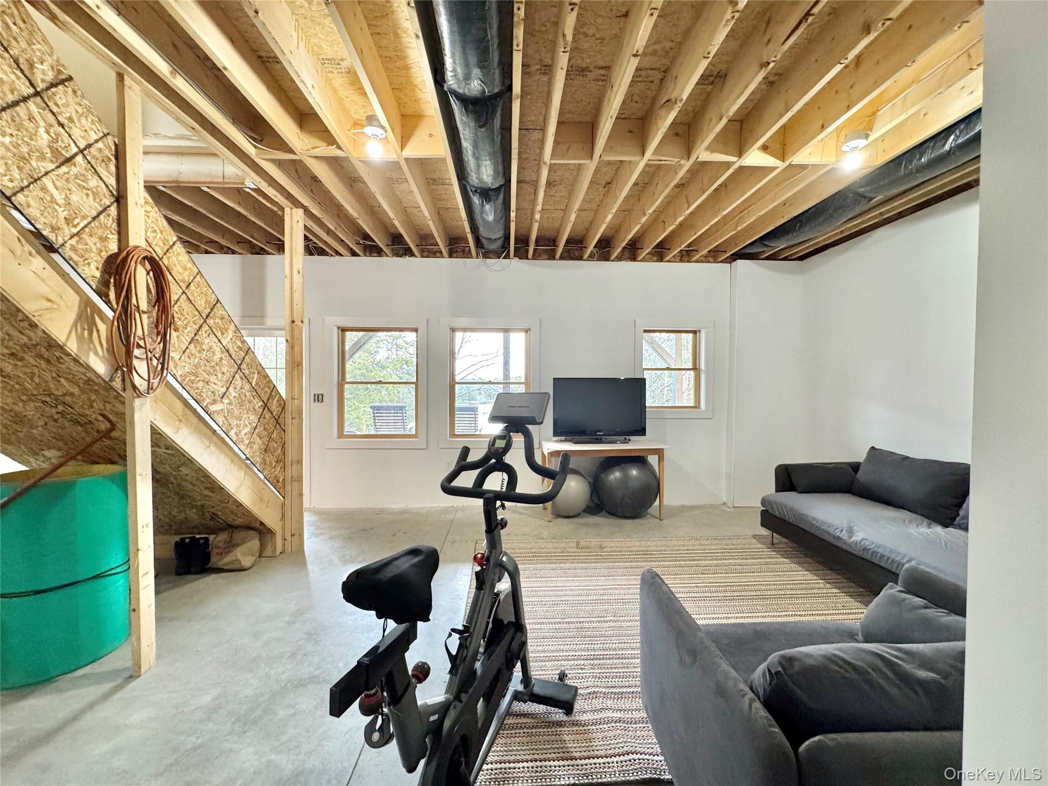 77 Longwood Drive, Athens, NY 12015