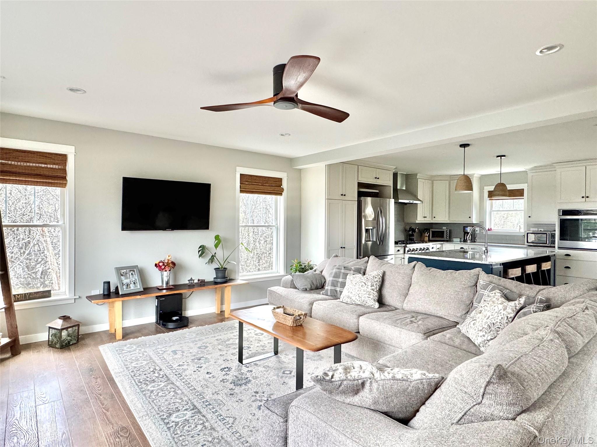 77 Longwood Drive, Athens, NY 12015