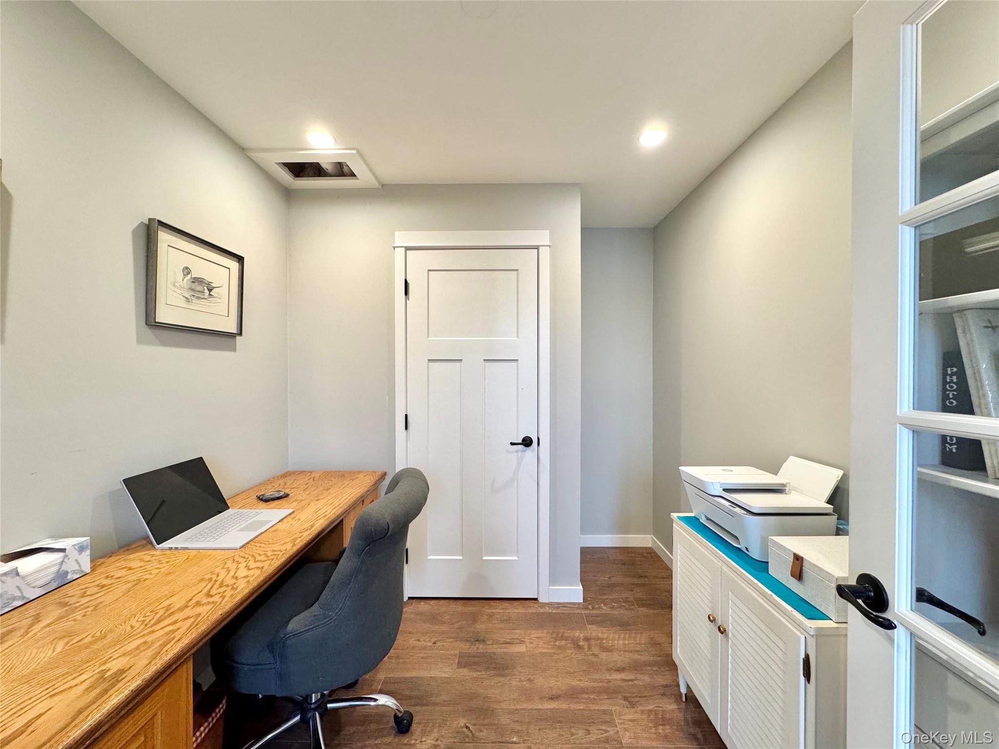 77 Longwood Drive, Athens, NY 12015